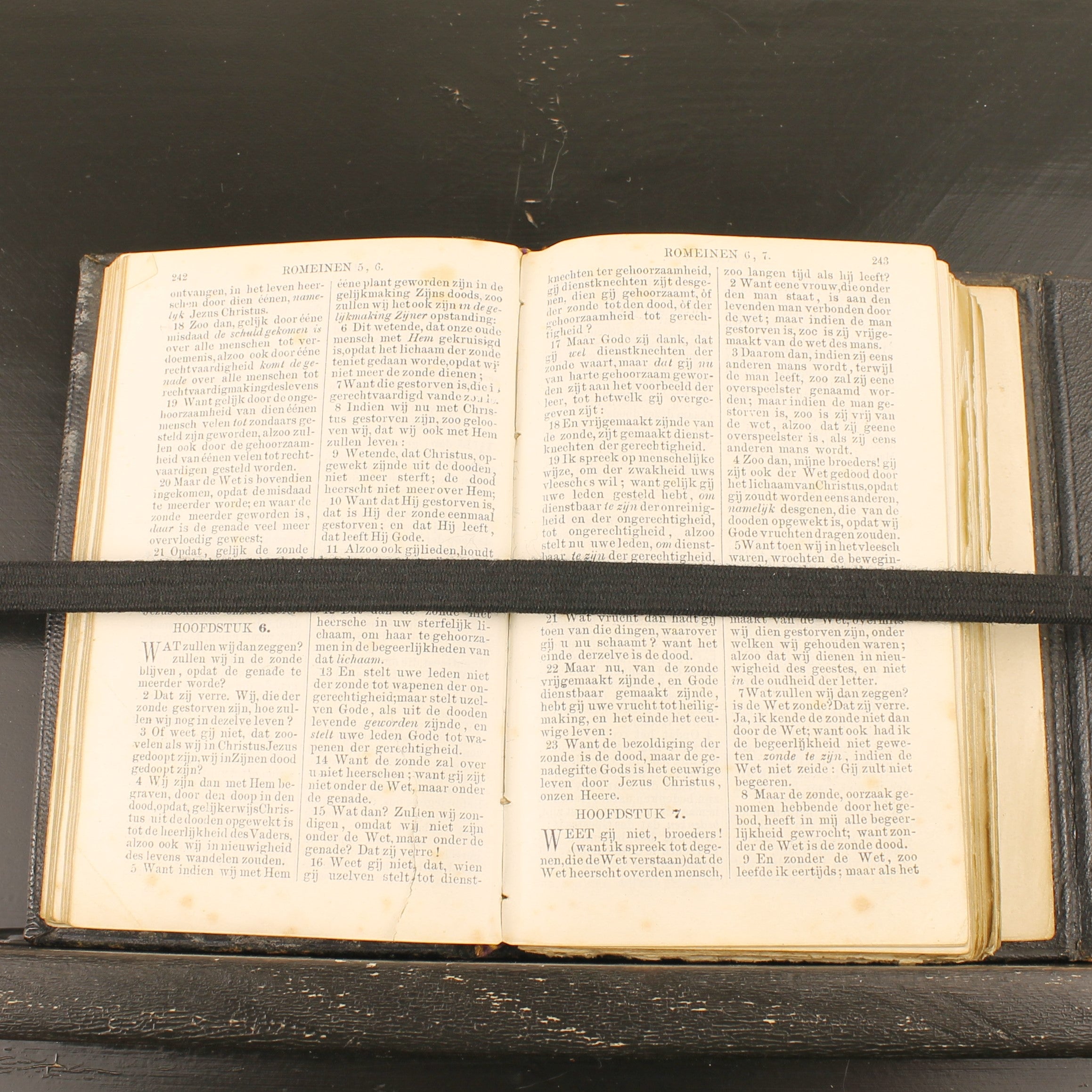 Nieuw Testament met Leren Band en Sluitflap – A. Jongbloed Leeuwarden (ca. 1860–1890)