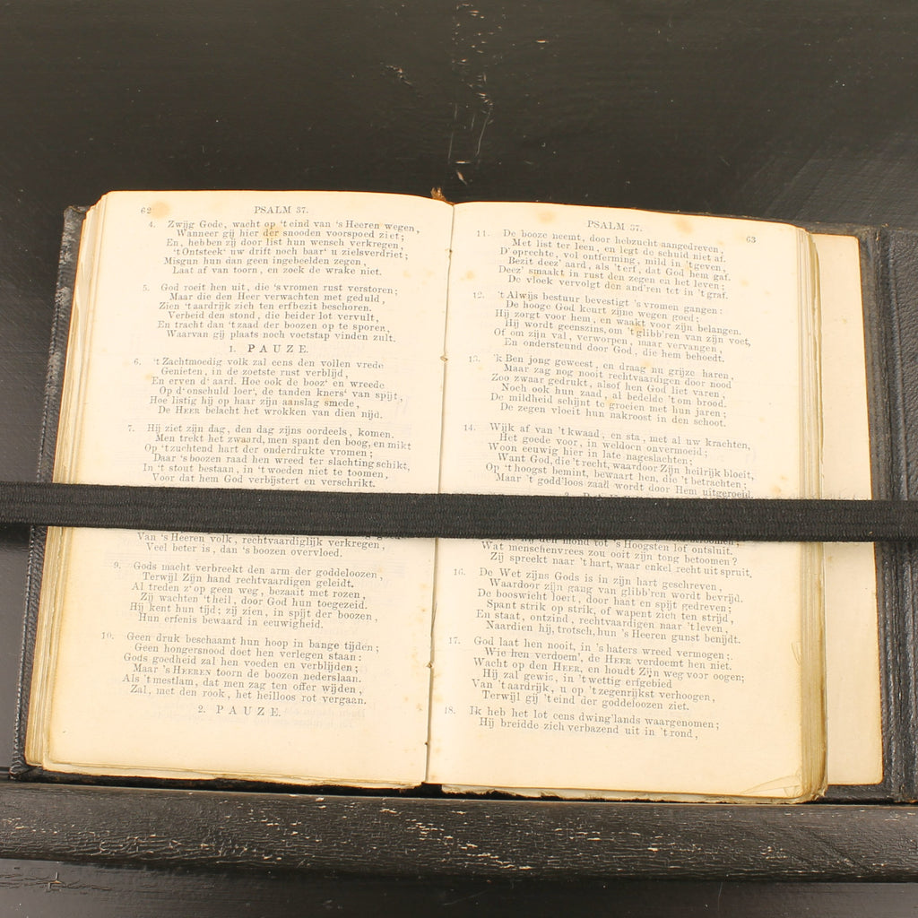 Nieuw Testament met Leren Band en Sluitflap – A. Jongbloed Leeuwarden (ca. 1860–1890)