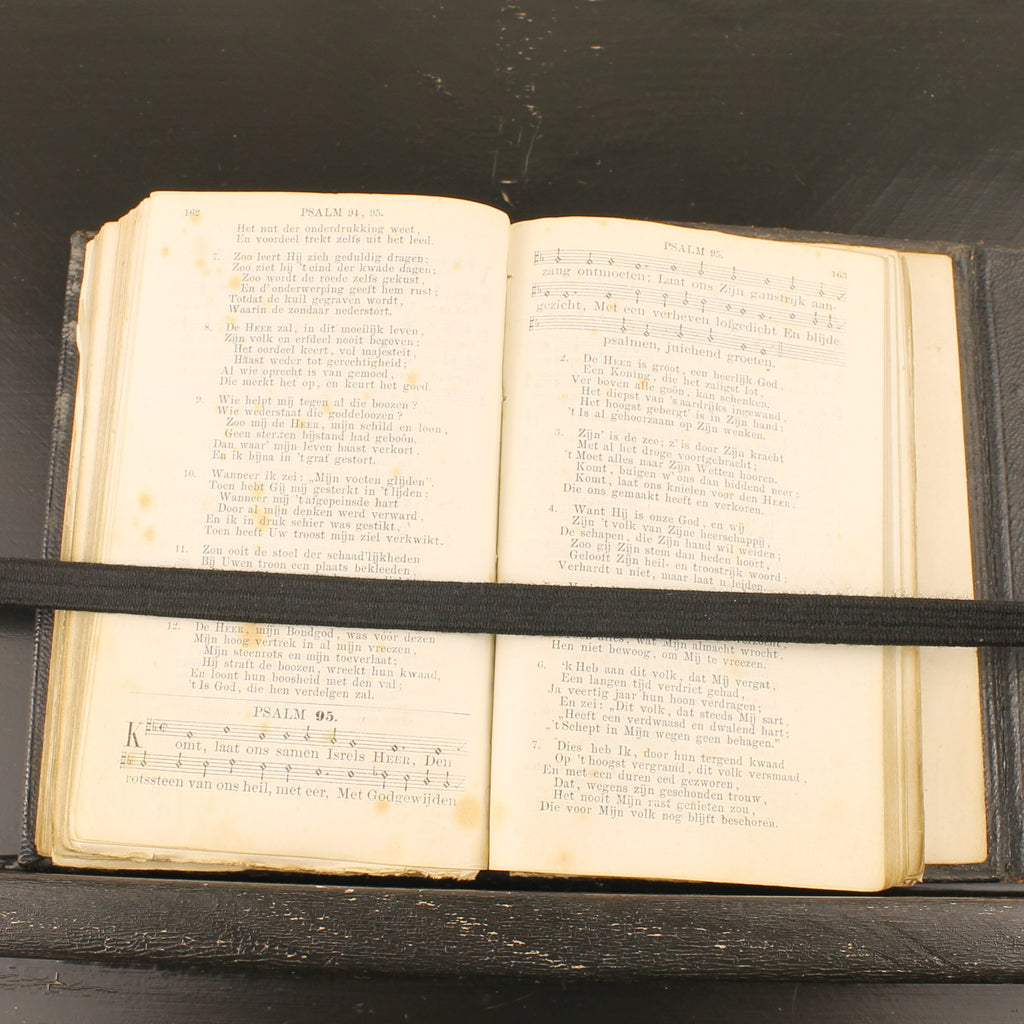 Nieuw Testament met Leren Band en Sluitflap – A. Jongbloed Leeuwarden (ca. 1860–1890)