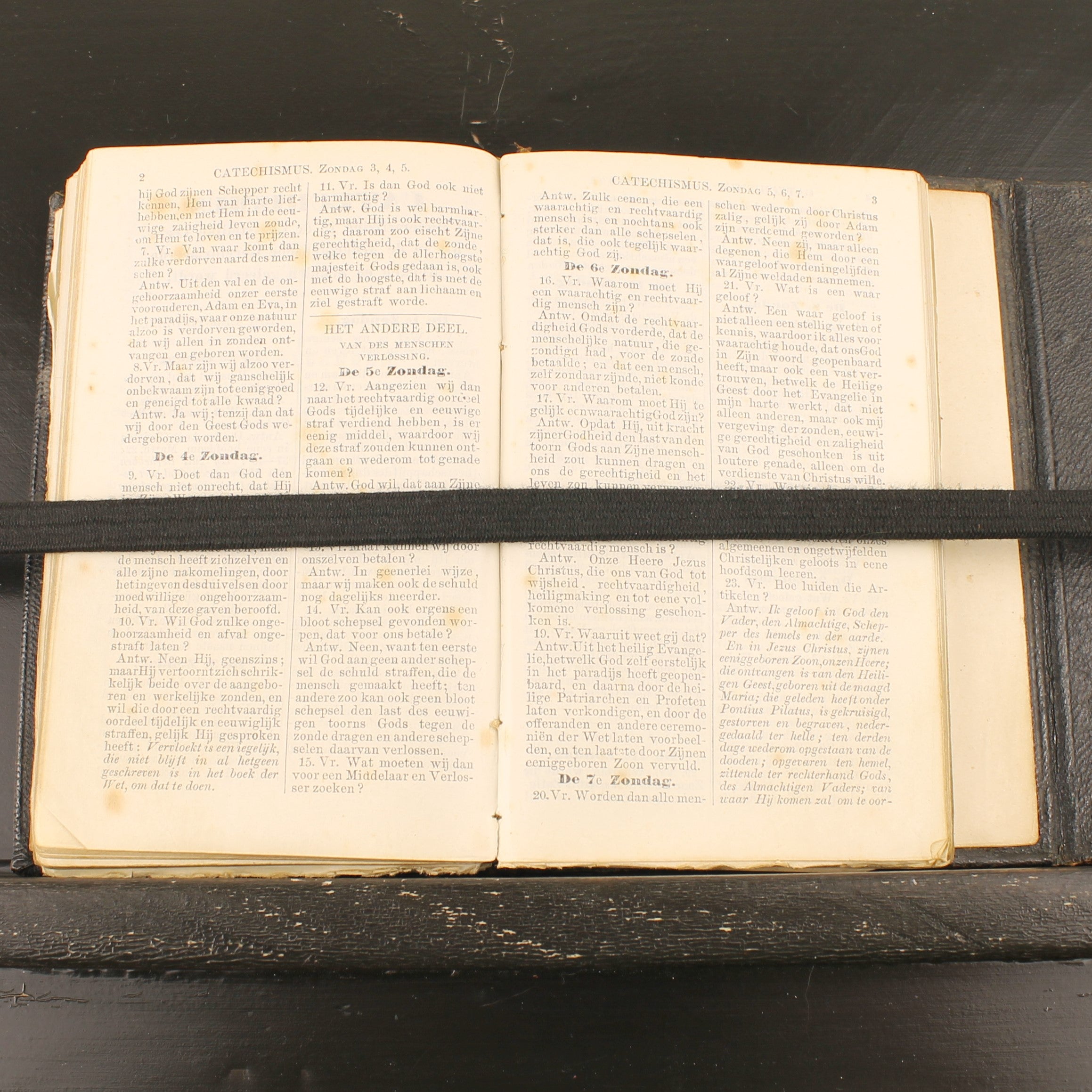 Nieuw Testament met Leren Band en Sluitflap – A. Jongbloed Leeuwarden (ca. 1860–1890)