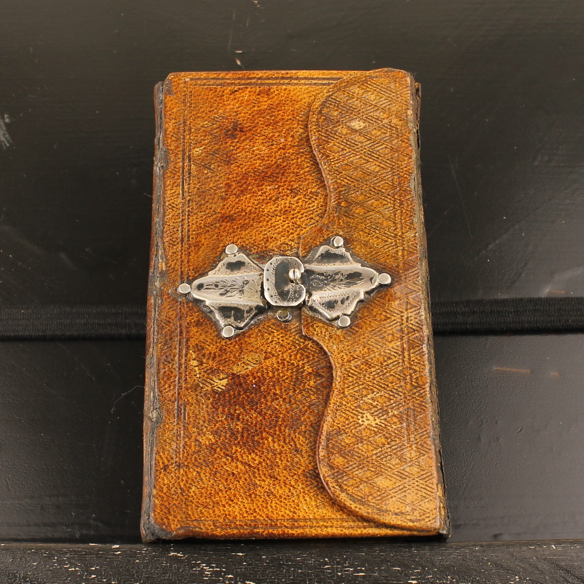 Nieuwe Testament (Statenvertaling) - Zakbijbeltje met Zilveren Sluiting en Goudsnede - 1870 Haarlem