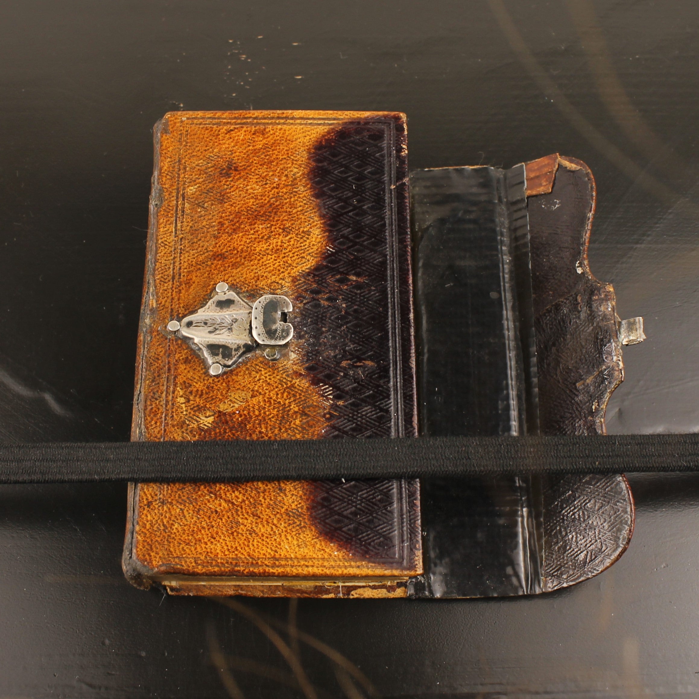 Nieuwe Testament (Statenvertaling) - Zakbijbeltje met Zilveren Sluiting en Goudsnede - 1870 Haarlem