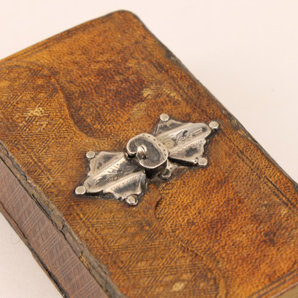 Nieuwe Testament (Statenvertaling) - Zakbijbeltje met Zilveren Sluiting en Goudsnede - 1870 Haarlem