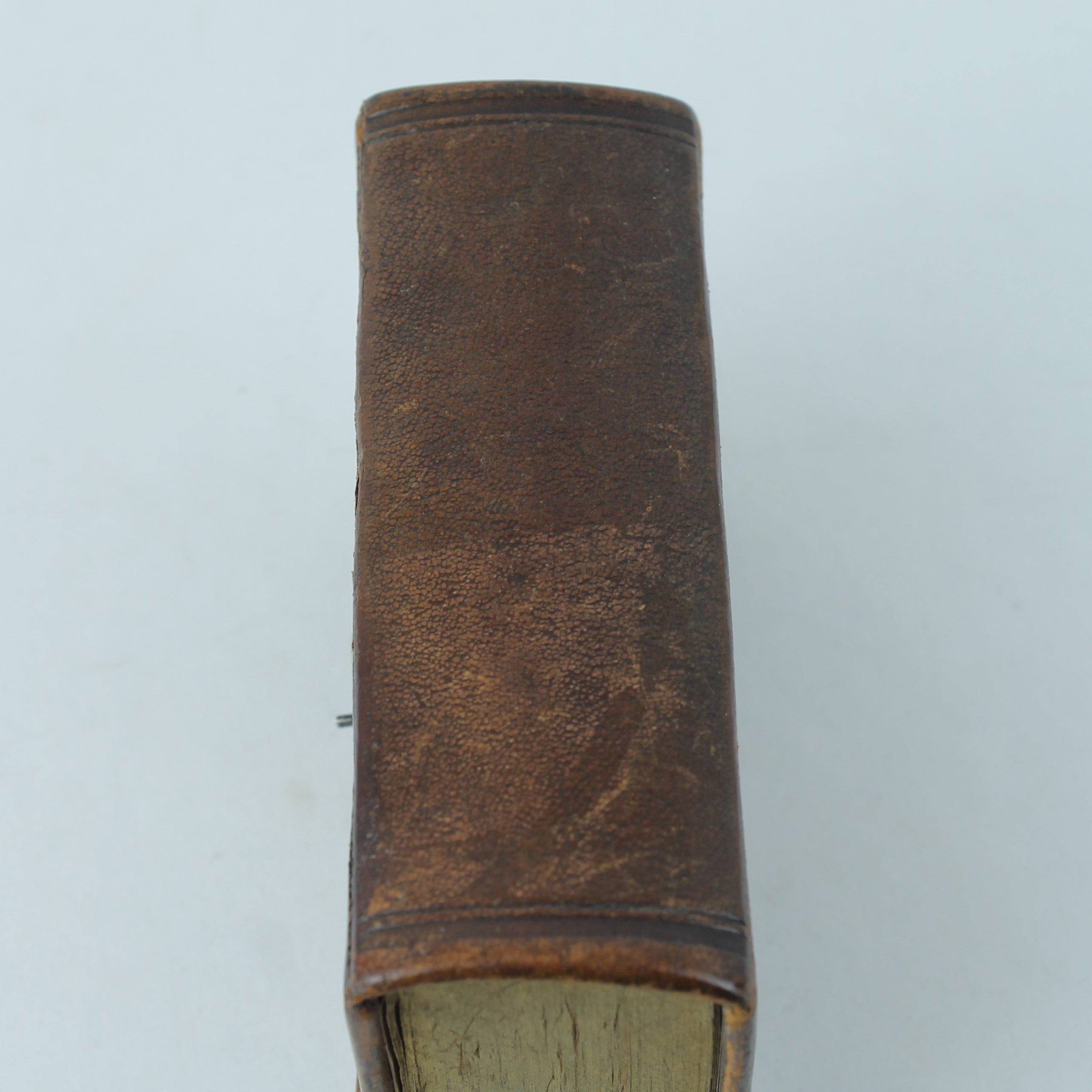 Nieuw Testament (Statenvertaling) - Zakbijbeltje met Sluiting - Haarlem 1885