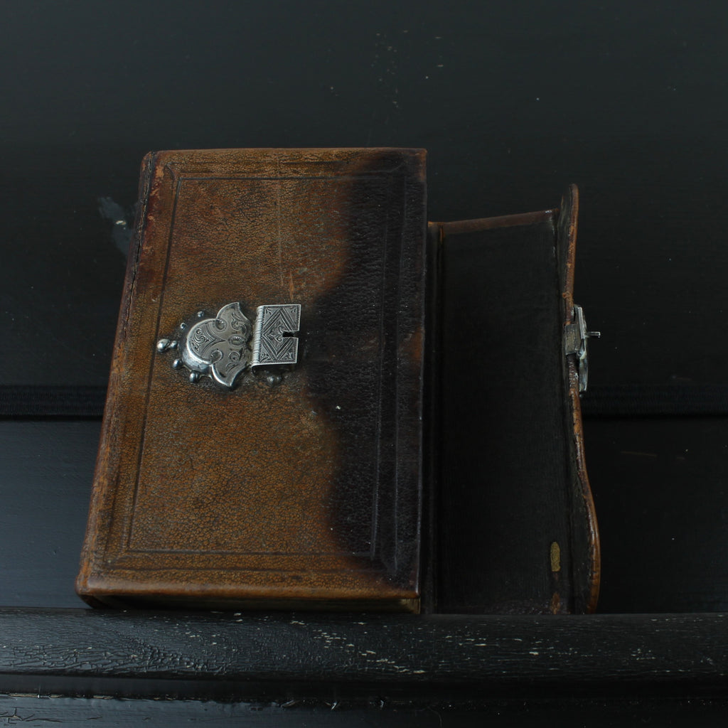 Nieuw Testament (Statenvertaling) - Zakbijbeltje met Sluiting - Haarlem 1885