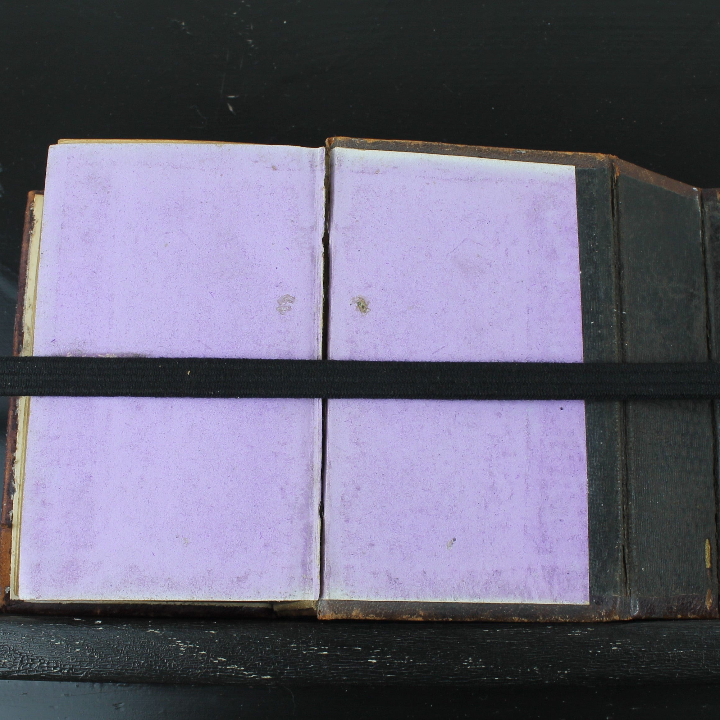 Nieuw Testament (Statenvertaling) - Zakbijbeltje met Sluiting - Haarlem 1885