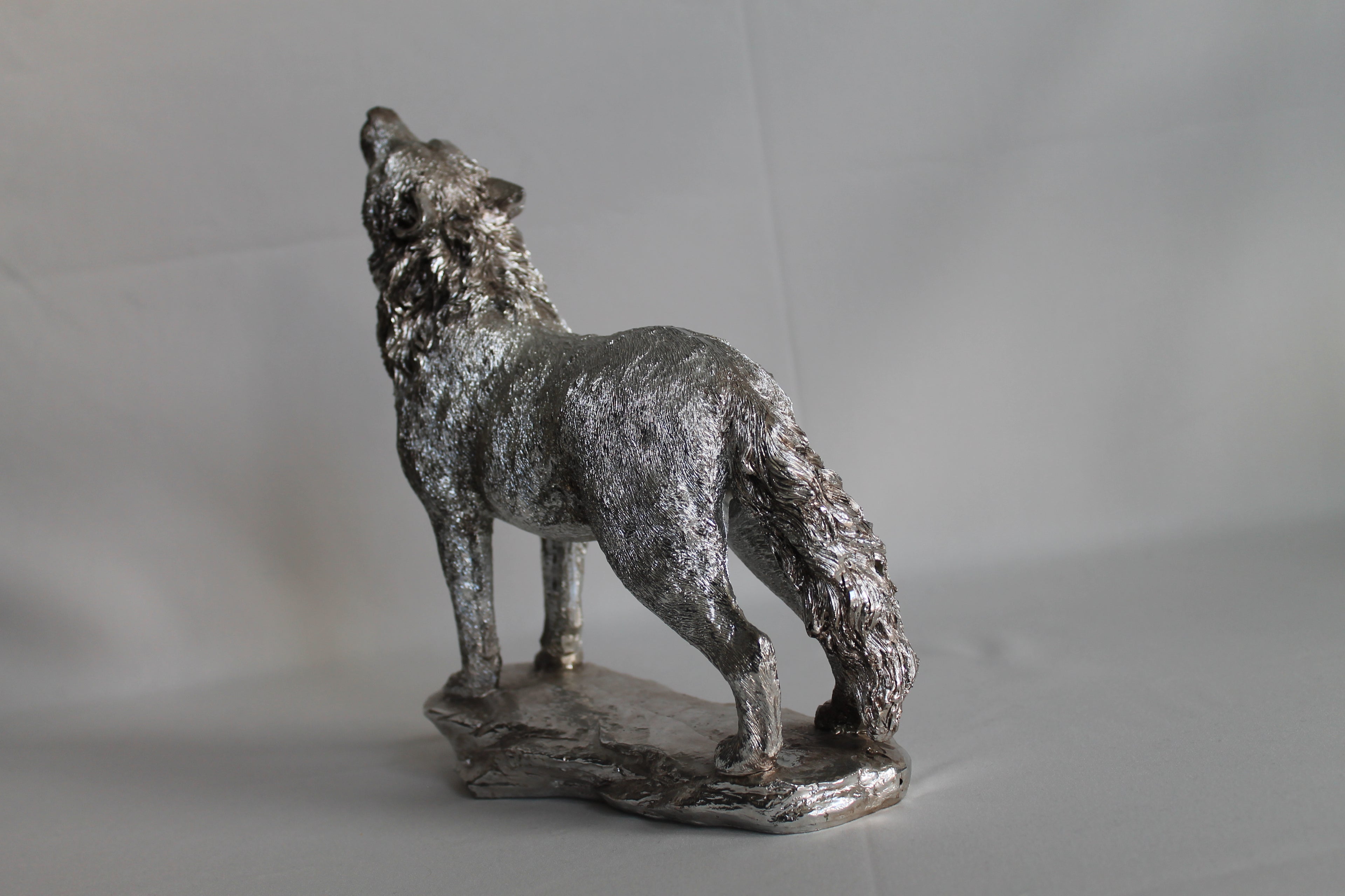 Howling Wolf | Sculpture en métal léger