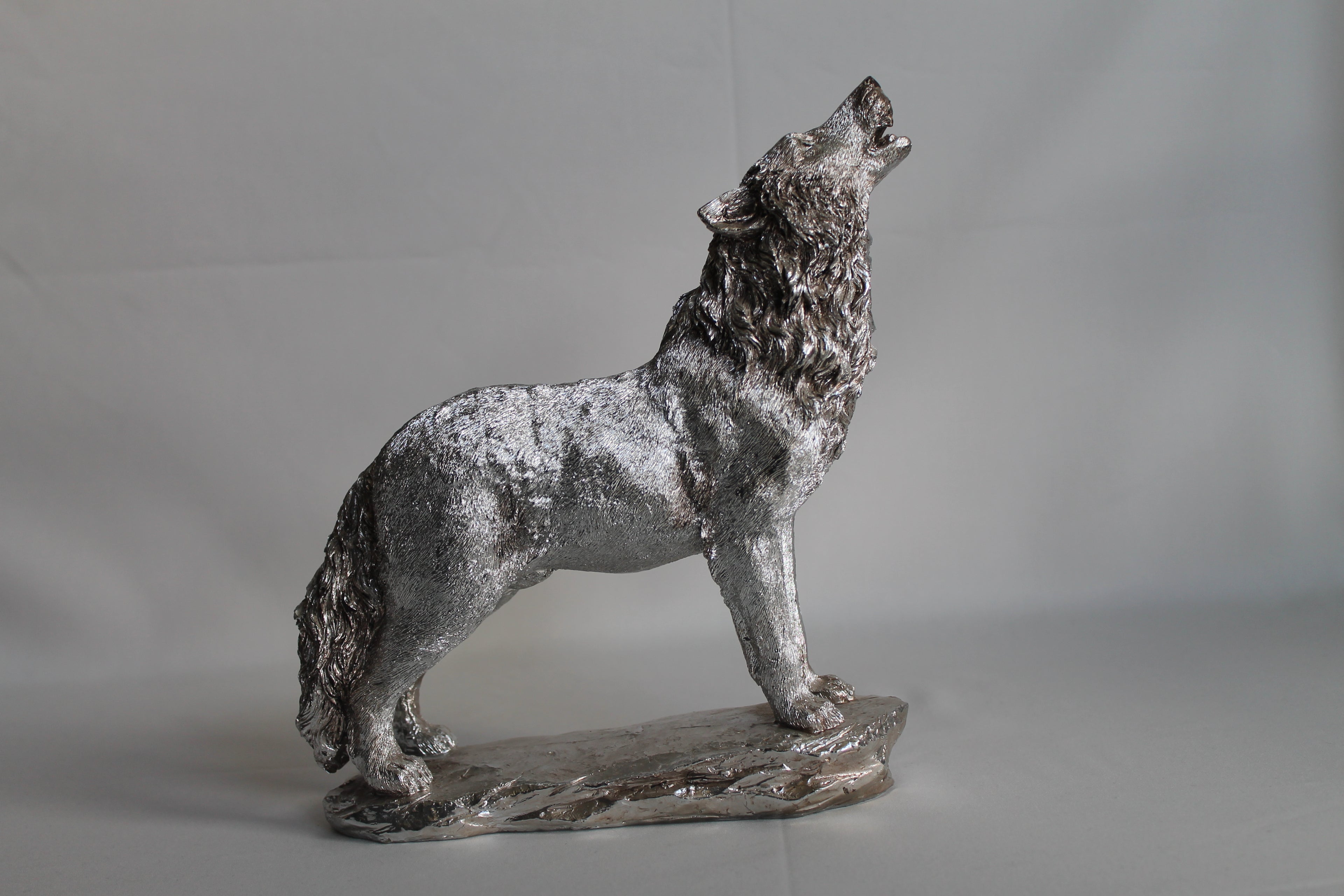 Howling Wolf | Sculpture en métal léger