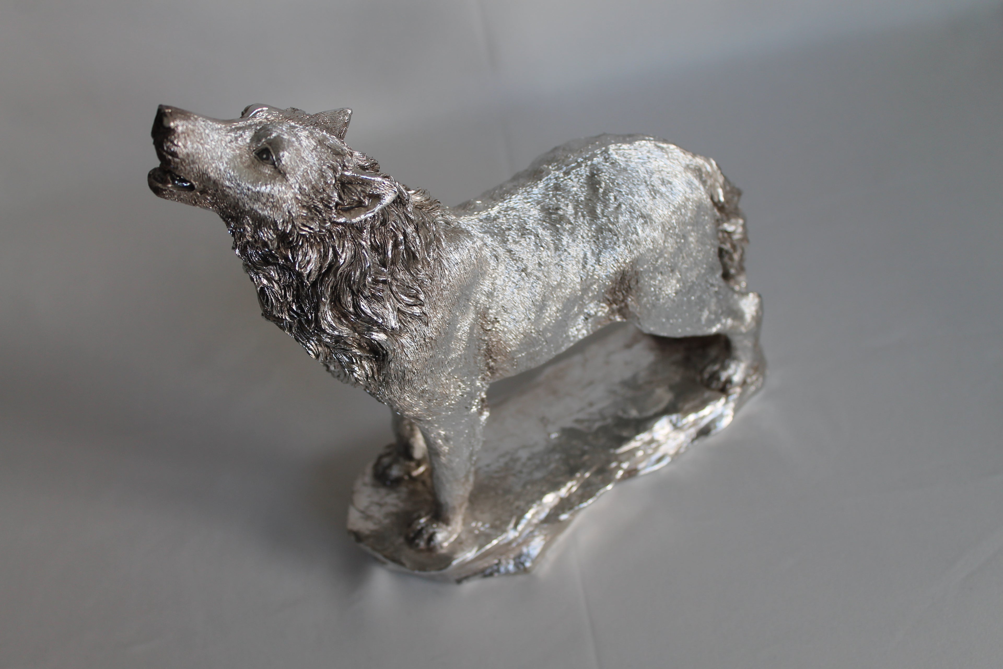 Howling Wolf | Sculpture en métal léger