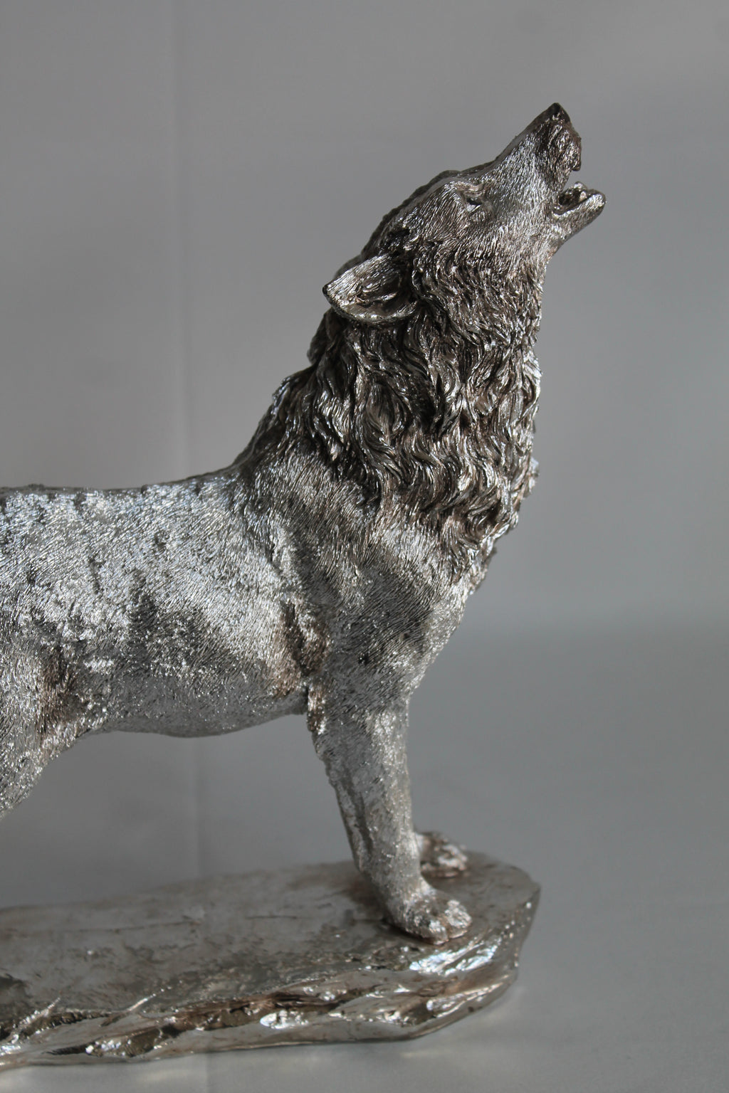Howling Wolf | Sculpture en métal léger
