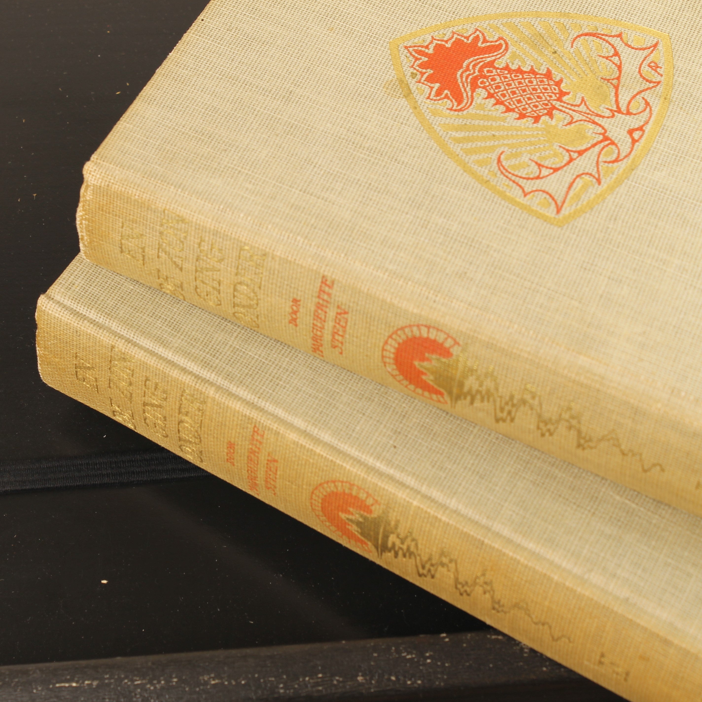 En de Zon Ging Onder (2 Delen) - Marguerite Steen - Boekenset met Illustraties van Anton Pieck - ca. 1930 Den Haag