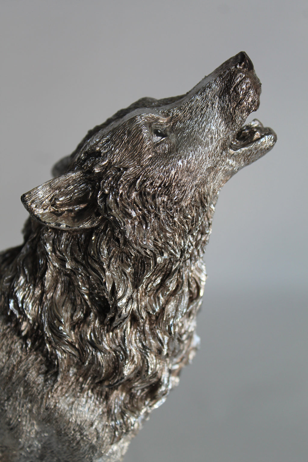 Howling Wolf | Sculpture en métal léger
