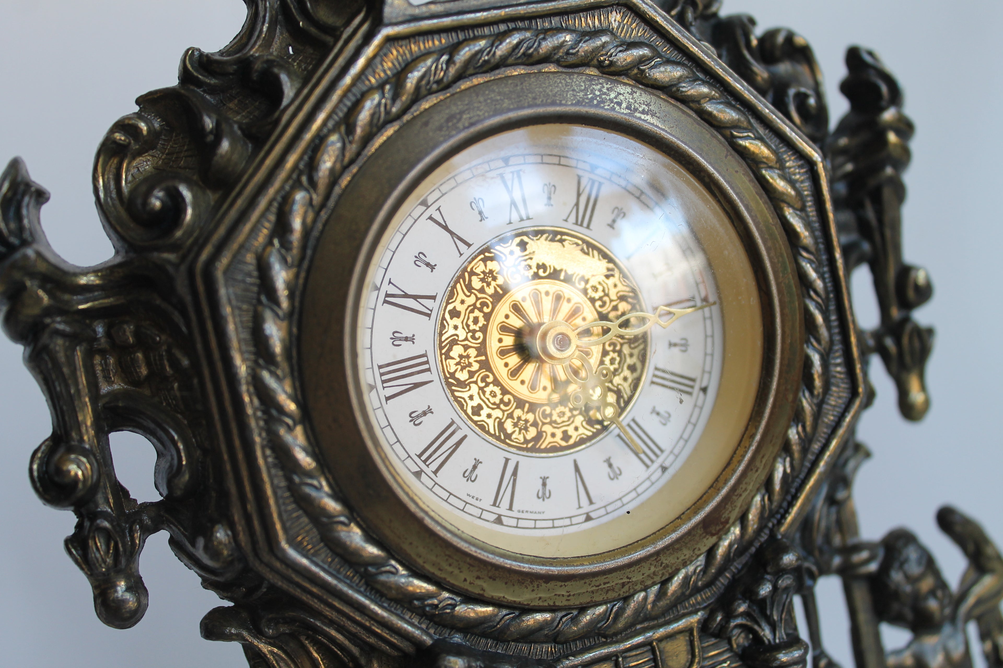 AGDA Art Nouveau Messing Tafelklok – Rijk Gedecoreerde Vintage Klok (Werkt)