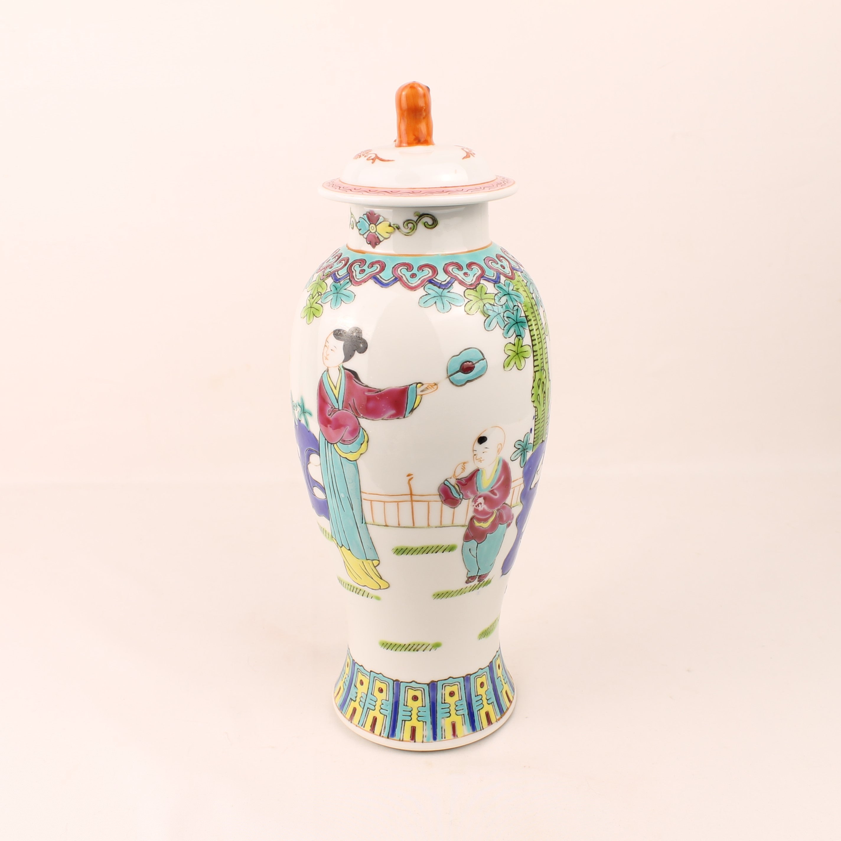 Chinese Jingdezhen Porseleinen Dekselvaas met Figuren – Handbeschilderd Vintage Porselein (26 cm)