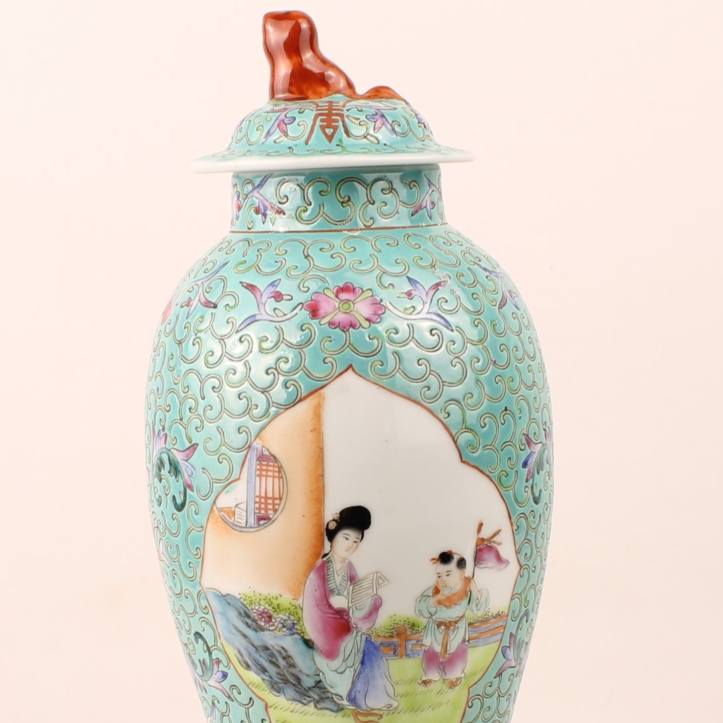 Chinese Turquoise Famille Rose Dekselvaas – 27cm – Reliëfdecor – Vintage