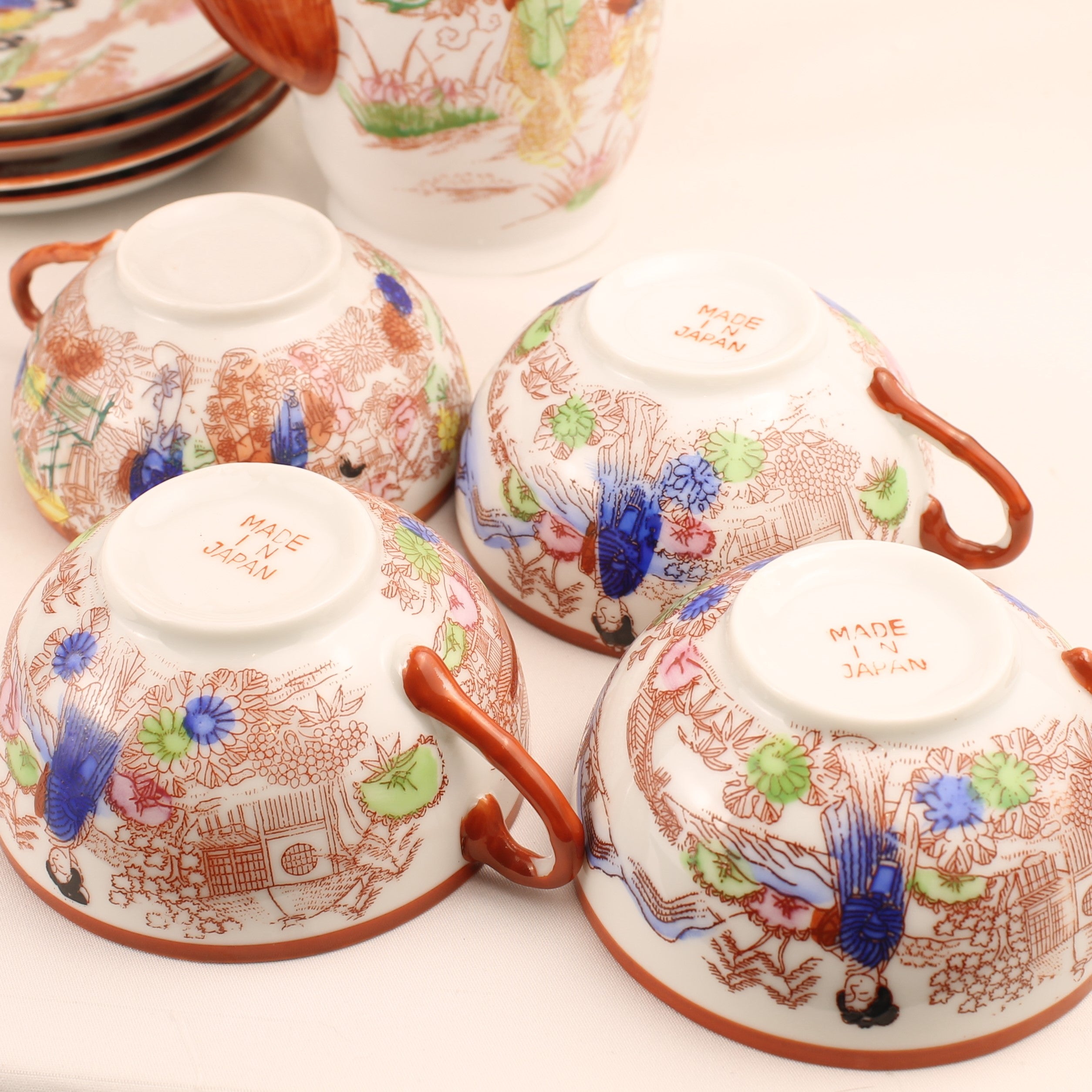 Japanse Geisha Theeset – 2 Theepotten – 4 Kop & Schotel – Made in Japan ca. 1950