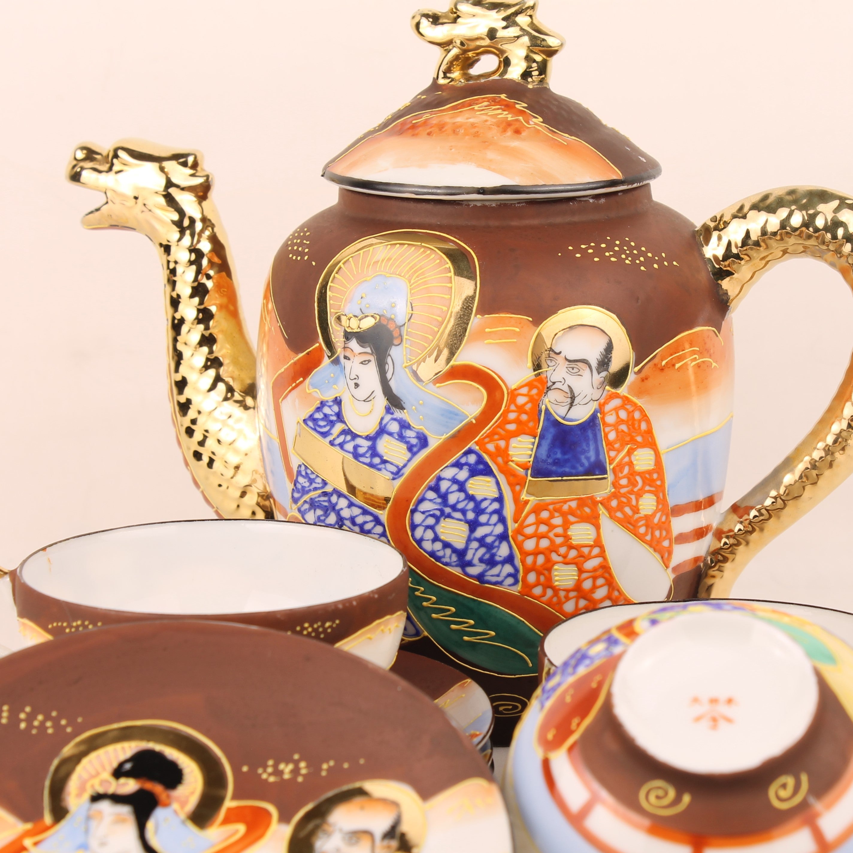 Japanse Satsuma Stijl Theeset met Draken Theepot – Eggshell Porselein & Moriage Decor – Showa Periode