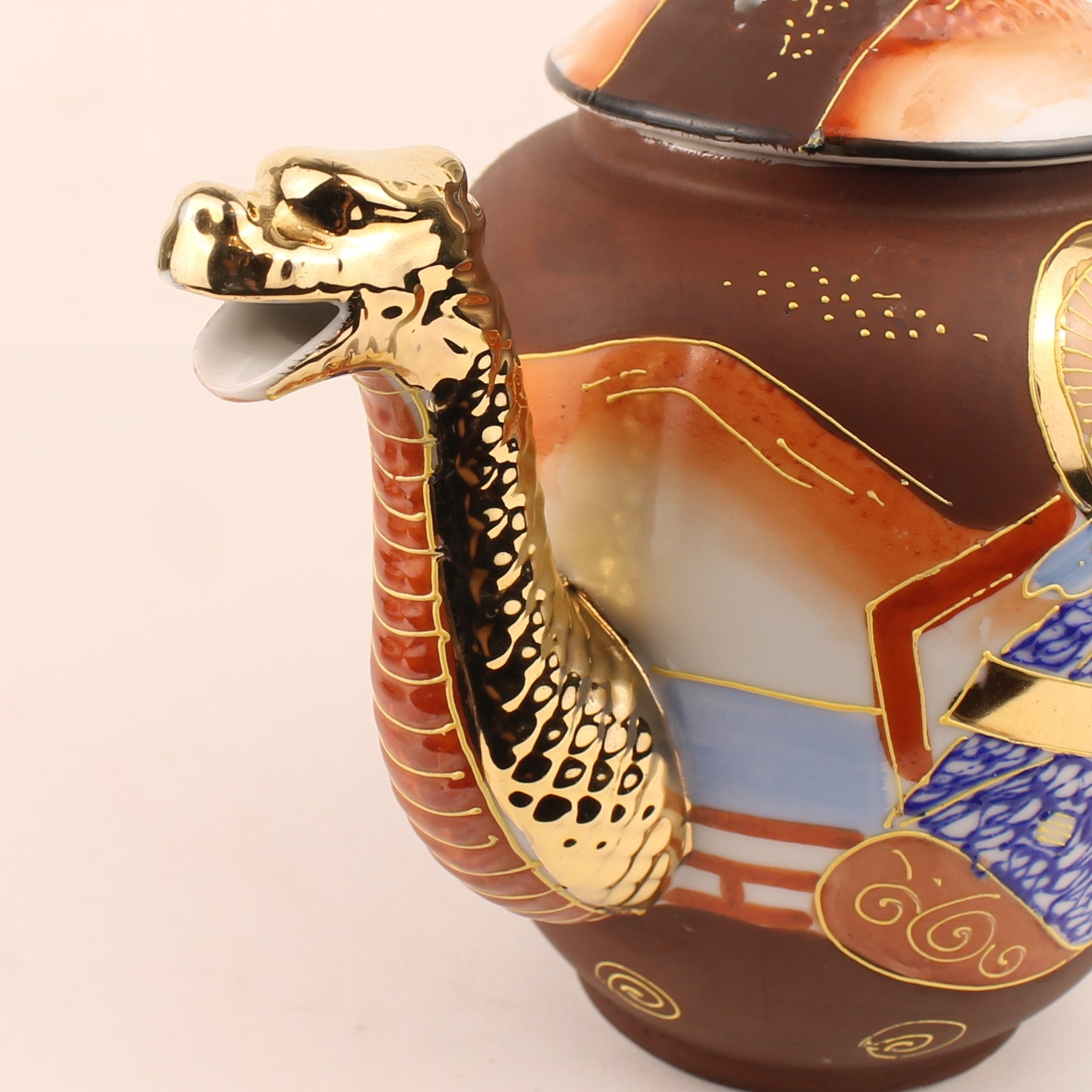 Japanse Satsuma Stijl Theeset met Draken Theepot – Eggshell Porselein & Moriage Decor – Showa Periode