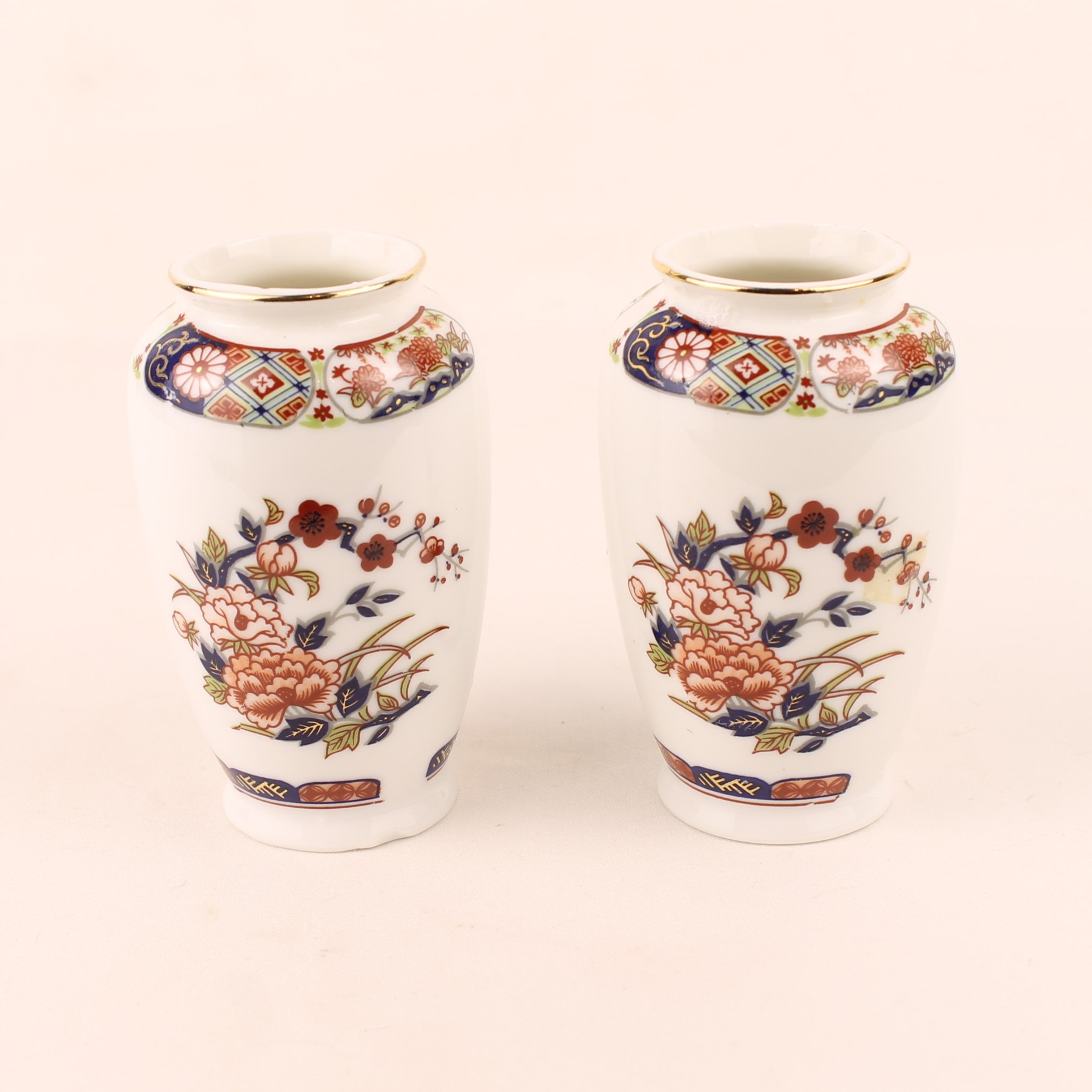 Imari Stijl Vaasjes (2) – Vintage Porselein met Bloemendecor