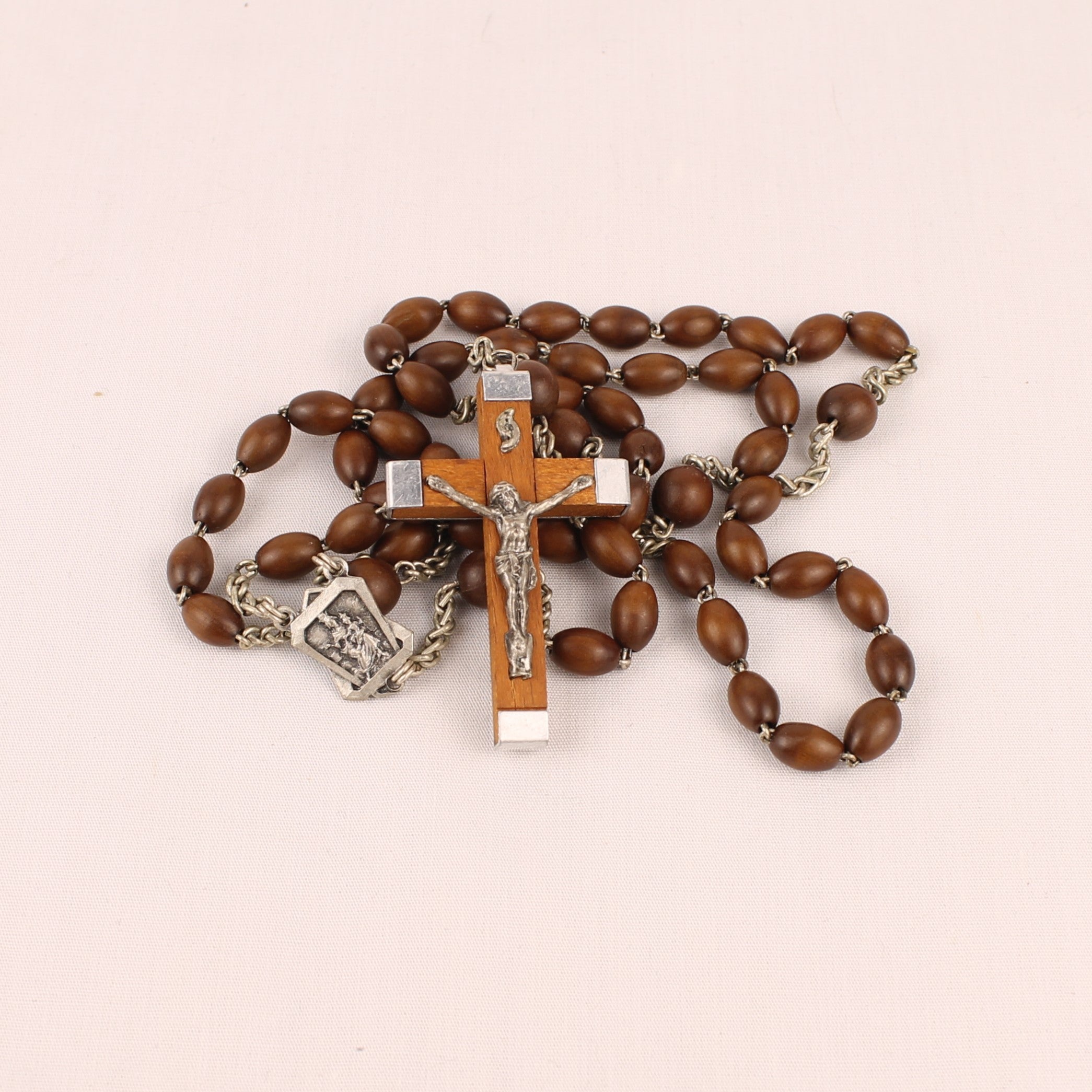 Franse Rozenkrans met Houten Kralen en Kruis – ca. 1950–1970