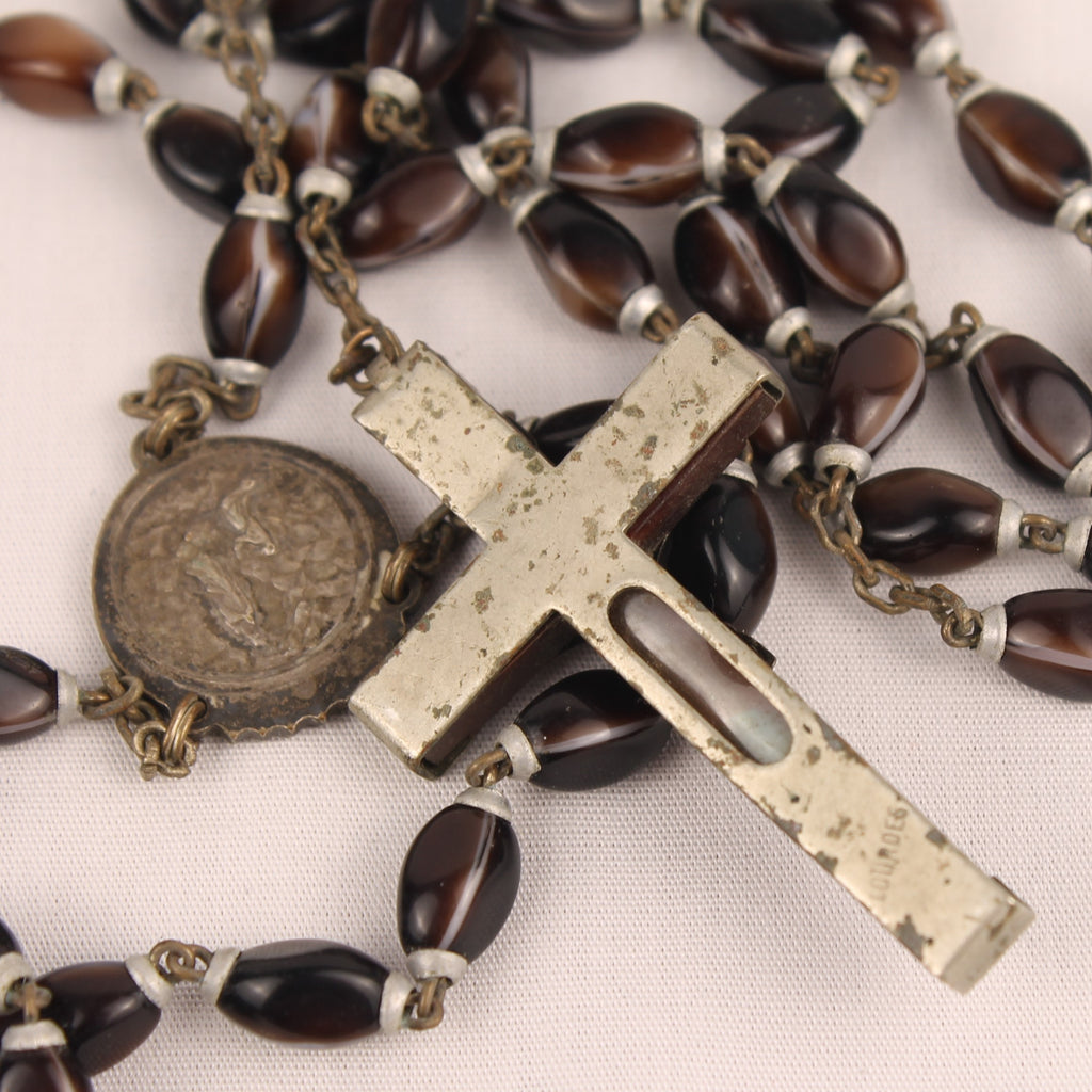 Rozenkrans met Donkerbruine Glaskralen en Lourdes Medaillon ca. 1920-1940