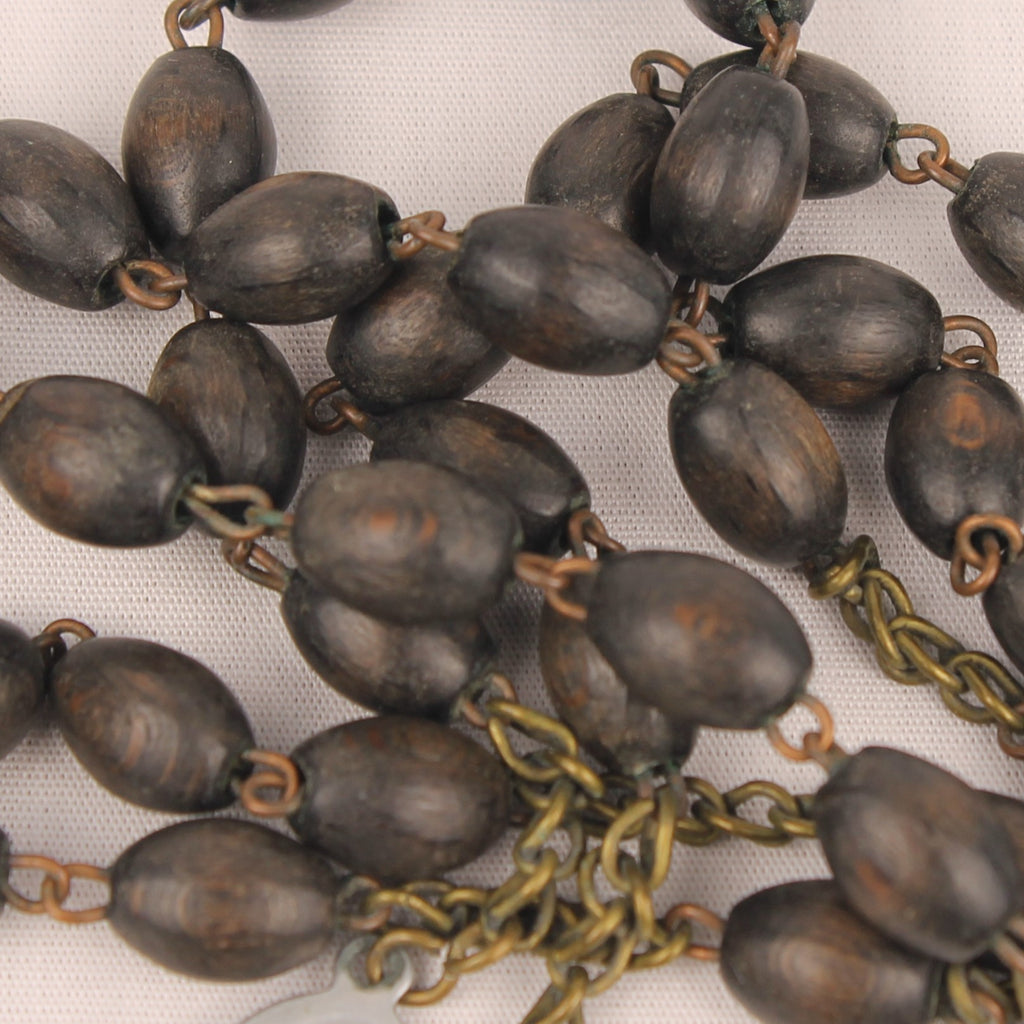 Rozenkrans met Houten Kralen en Metalen Kruis met Inleg ca 1920–1950