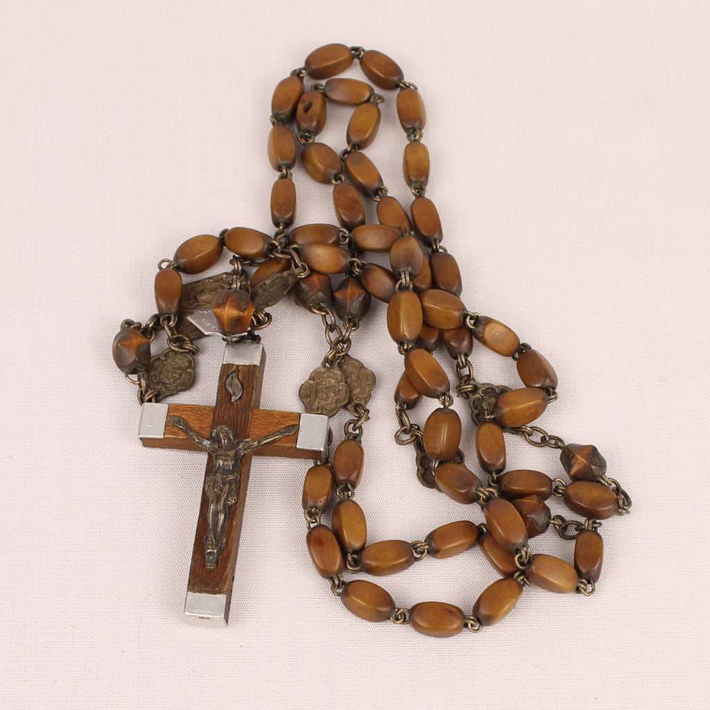 Franse Rozenkrans met Houten Kralen en Kruis met Metalen Omlijsting ca 1940–1960