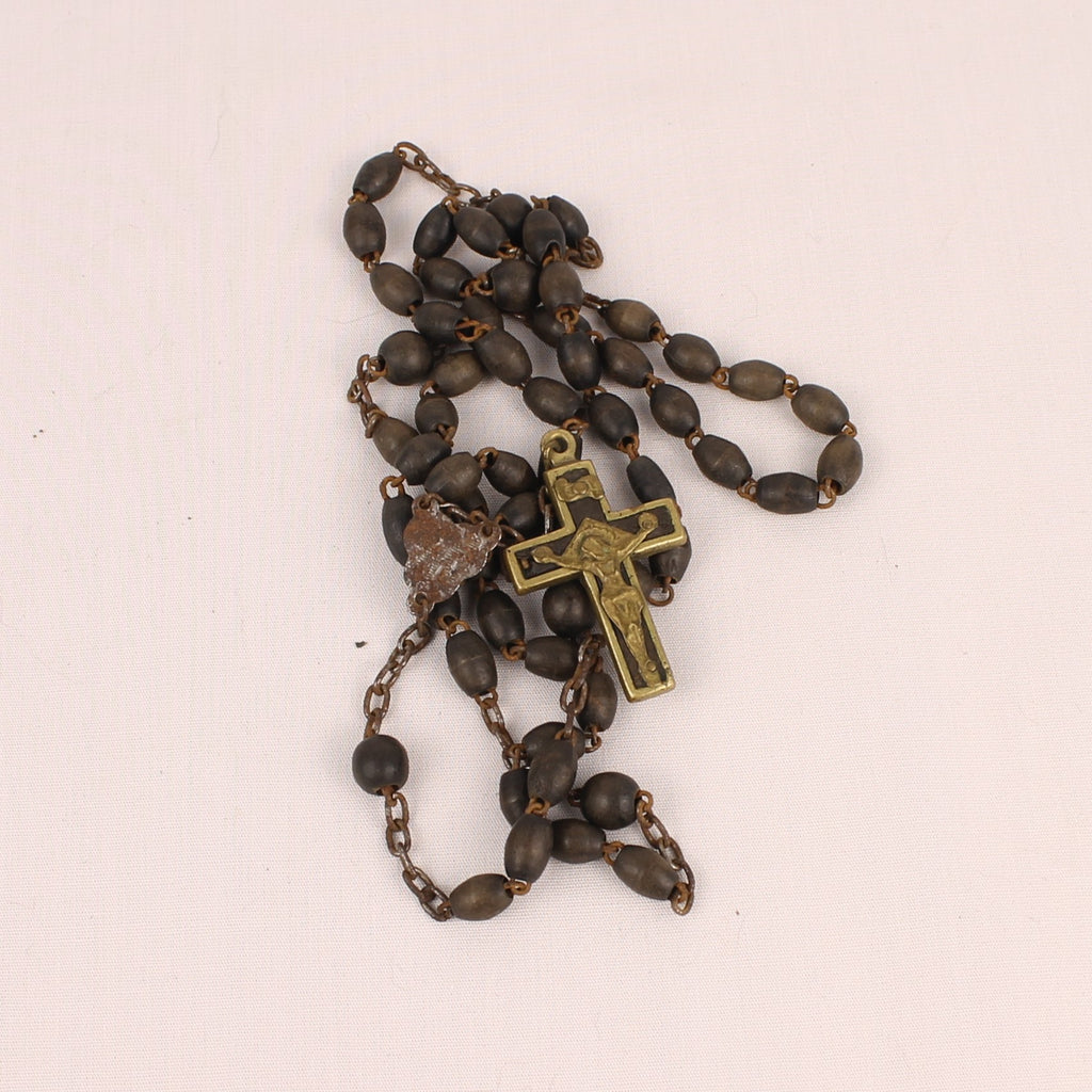 Rozenkrans met Donkere Kralen en Messing Kruis ca 1920-1950
