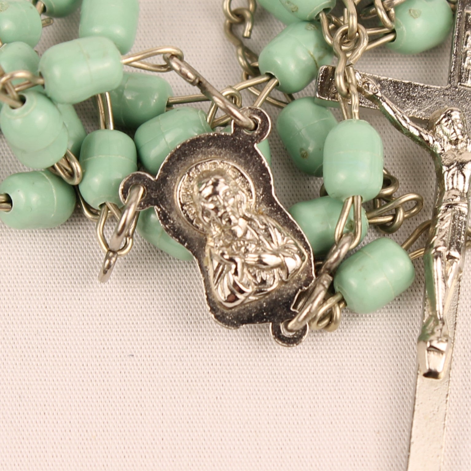 Italiaanse rozenkrans met mintgroene kralen en crucifix