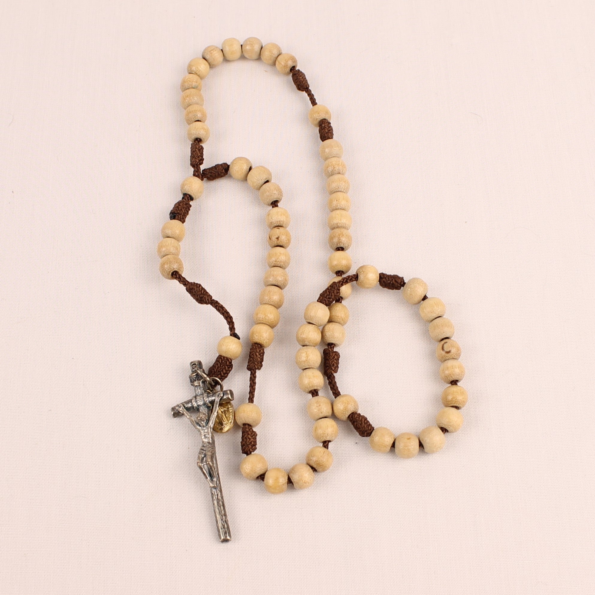 Houten rozenkrans met miraculeuze medaille en crucifix