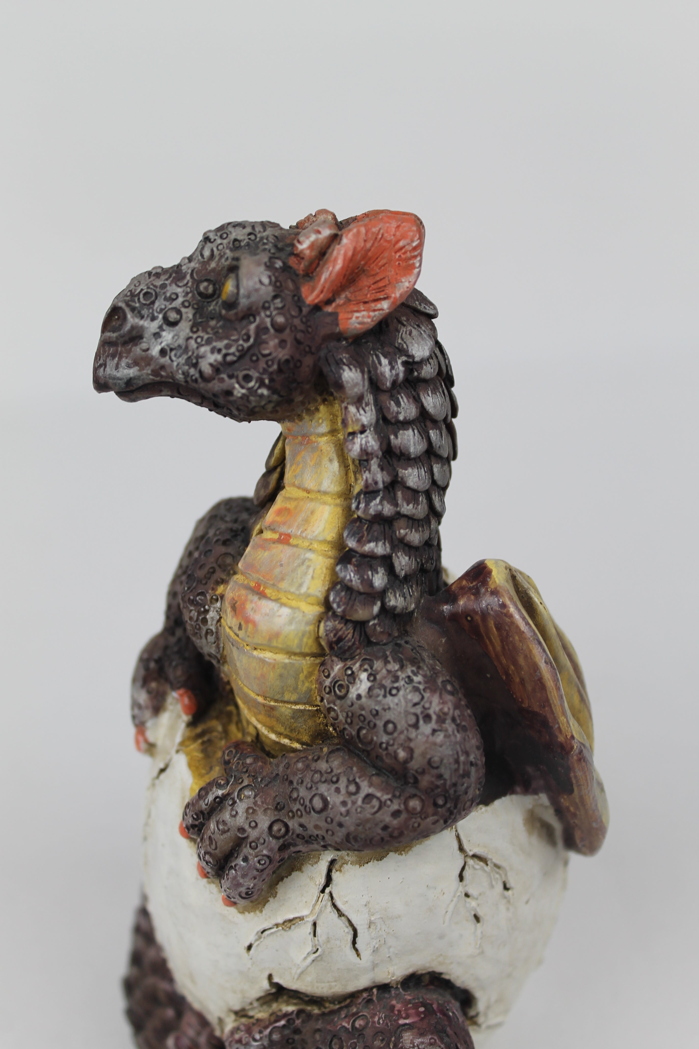 Dragon Hatchling | Handbewerkt resin