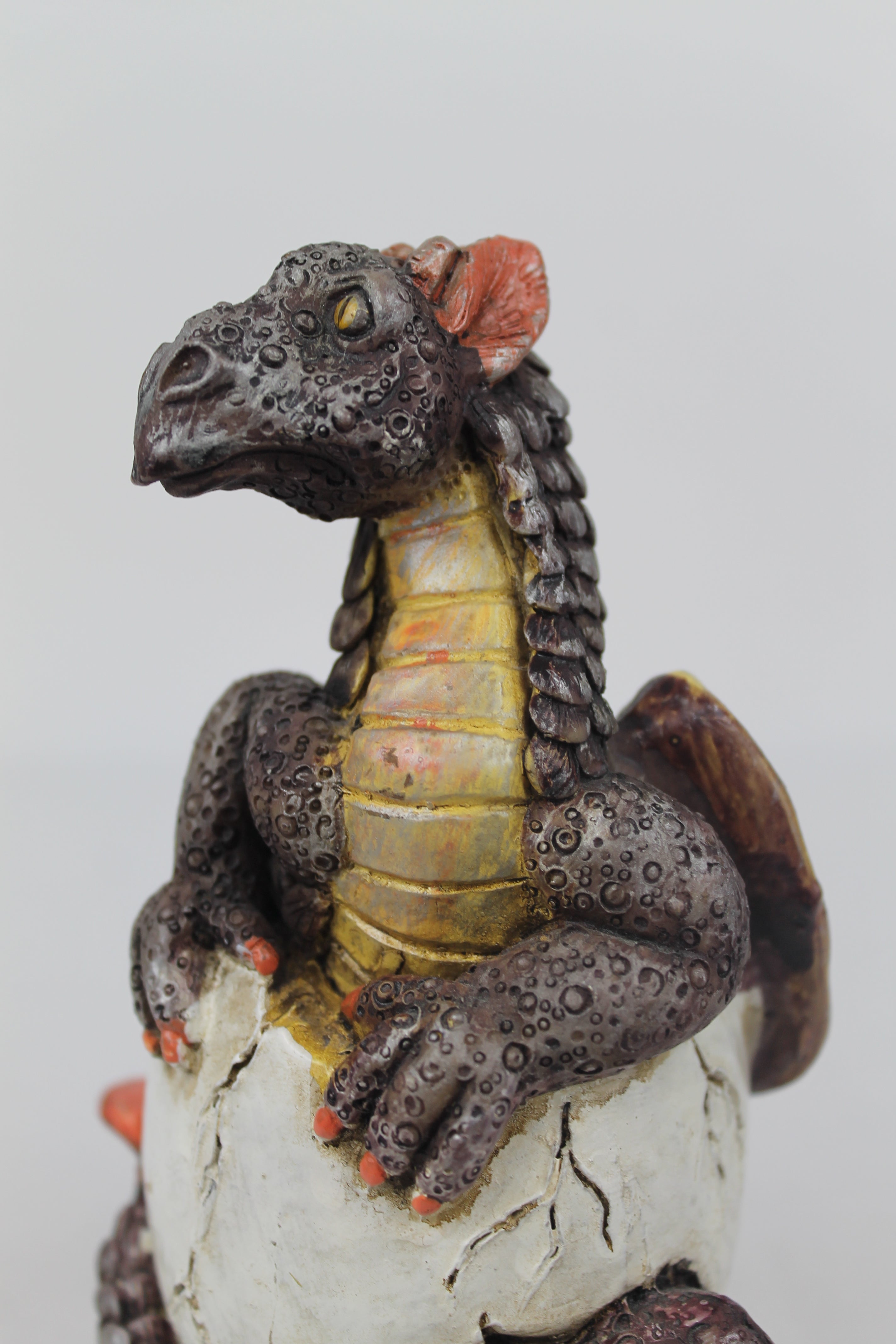 Dragon Hatchling | Handbewerkt resin