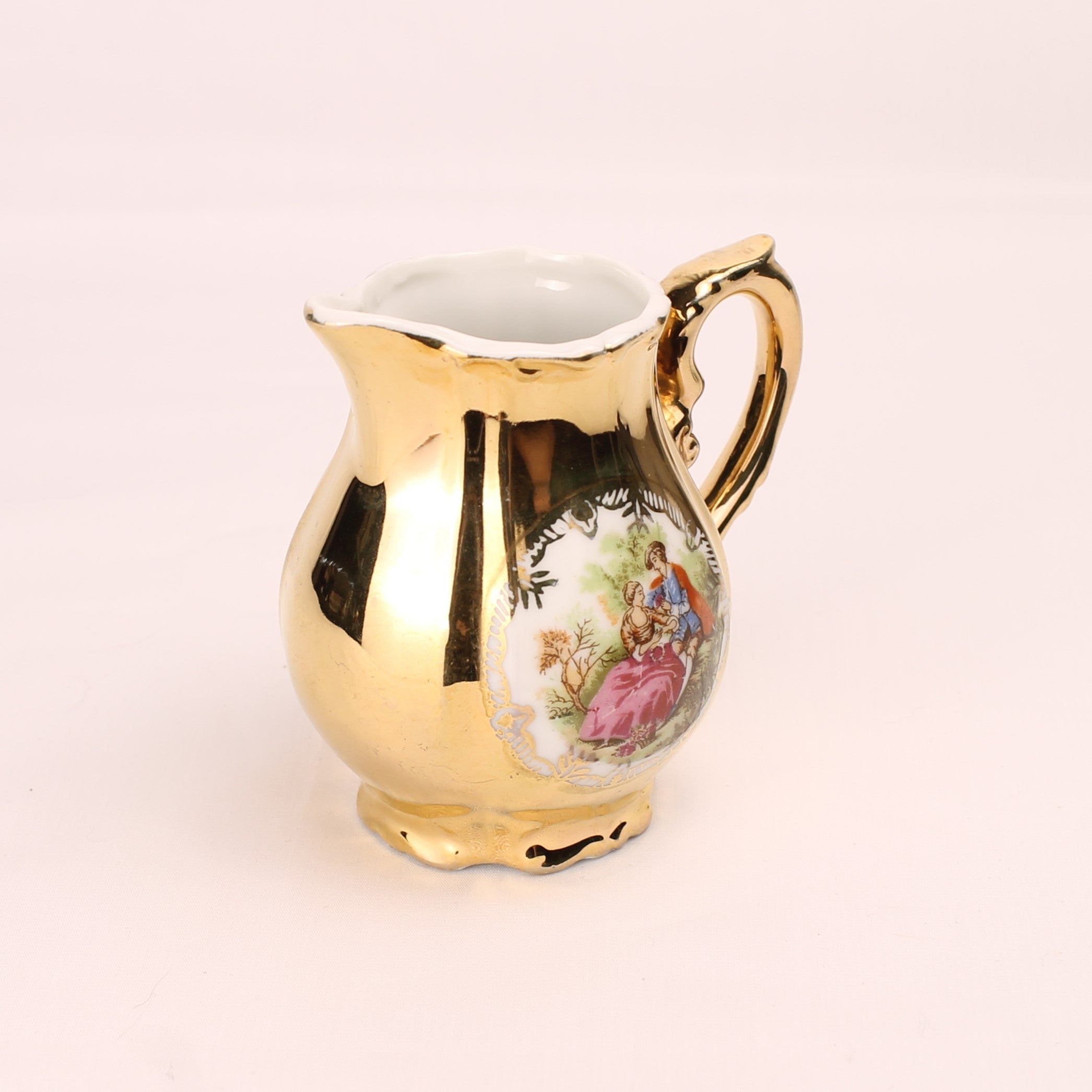 Porseleinen Roomkannetje met Goudluster en Romantische Scène 7,5 cm