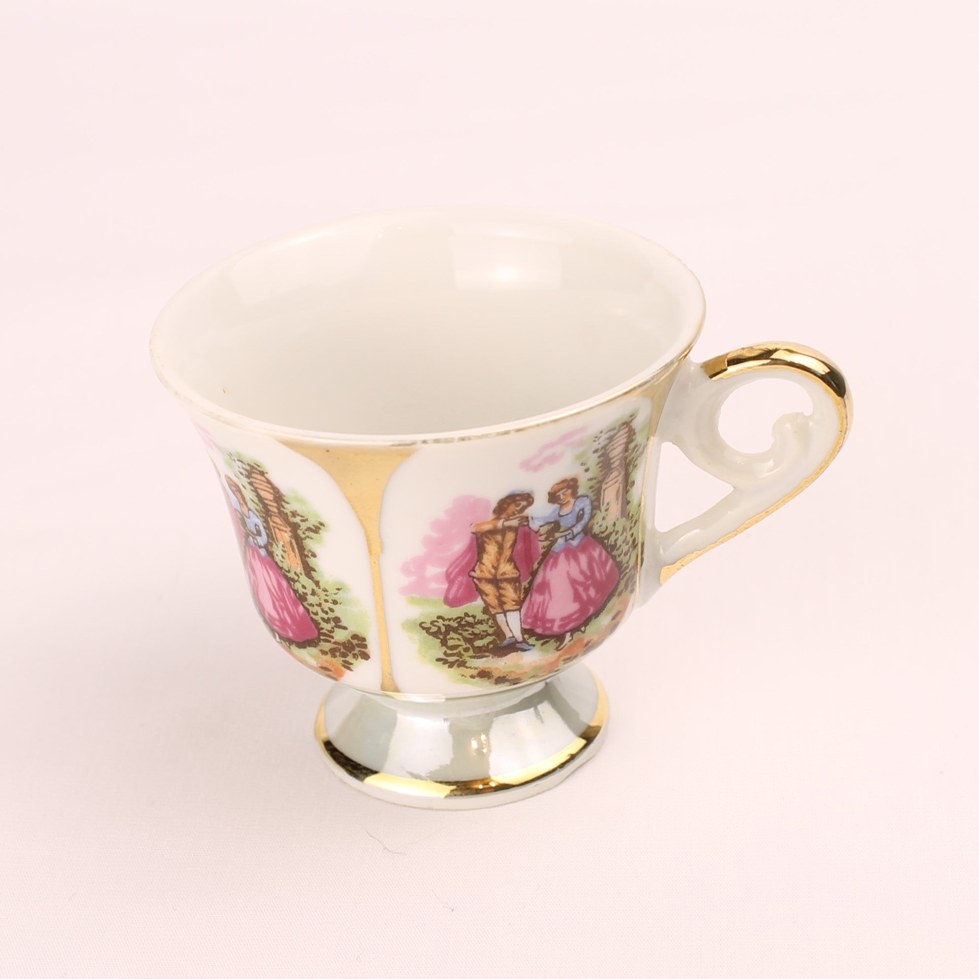 Porseleinen Kopje Versailles Stijl met Romantische Scènes en Goudaccenten 5,5 cm