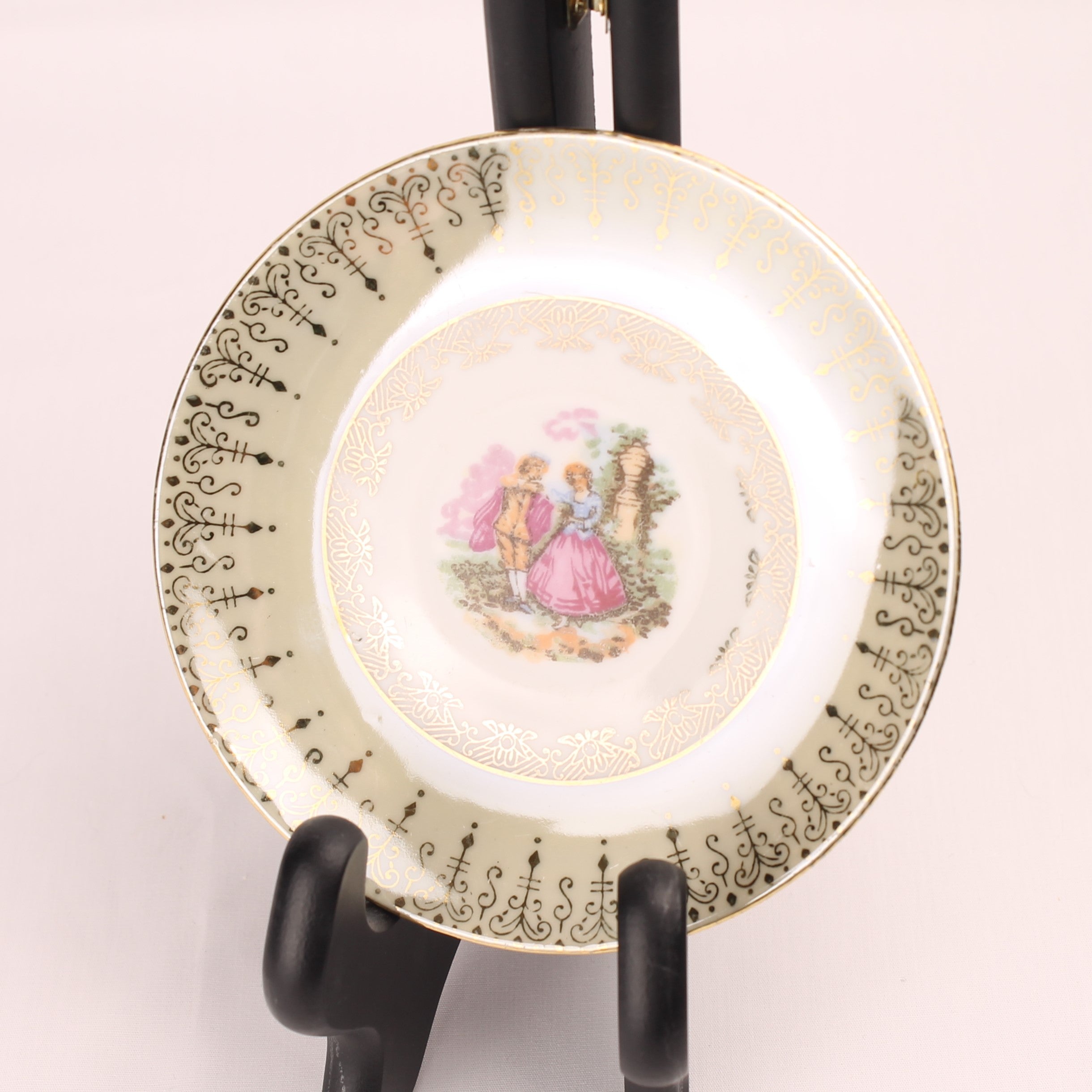 Porseleinen Schoteltje “Versailles” met Gouddecor en Romantische Scène Ø11,5 cm
