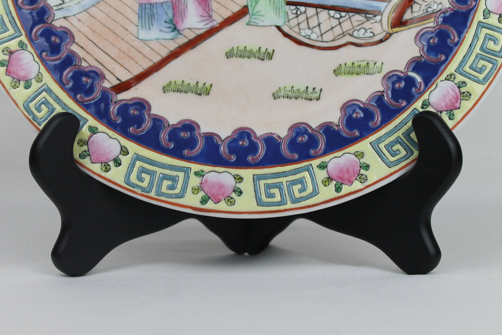 Assiette Murale en Porcelaine Chinoise – Peinte à la Main – Relief & Accents Dorés – Style Famille Rose