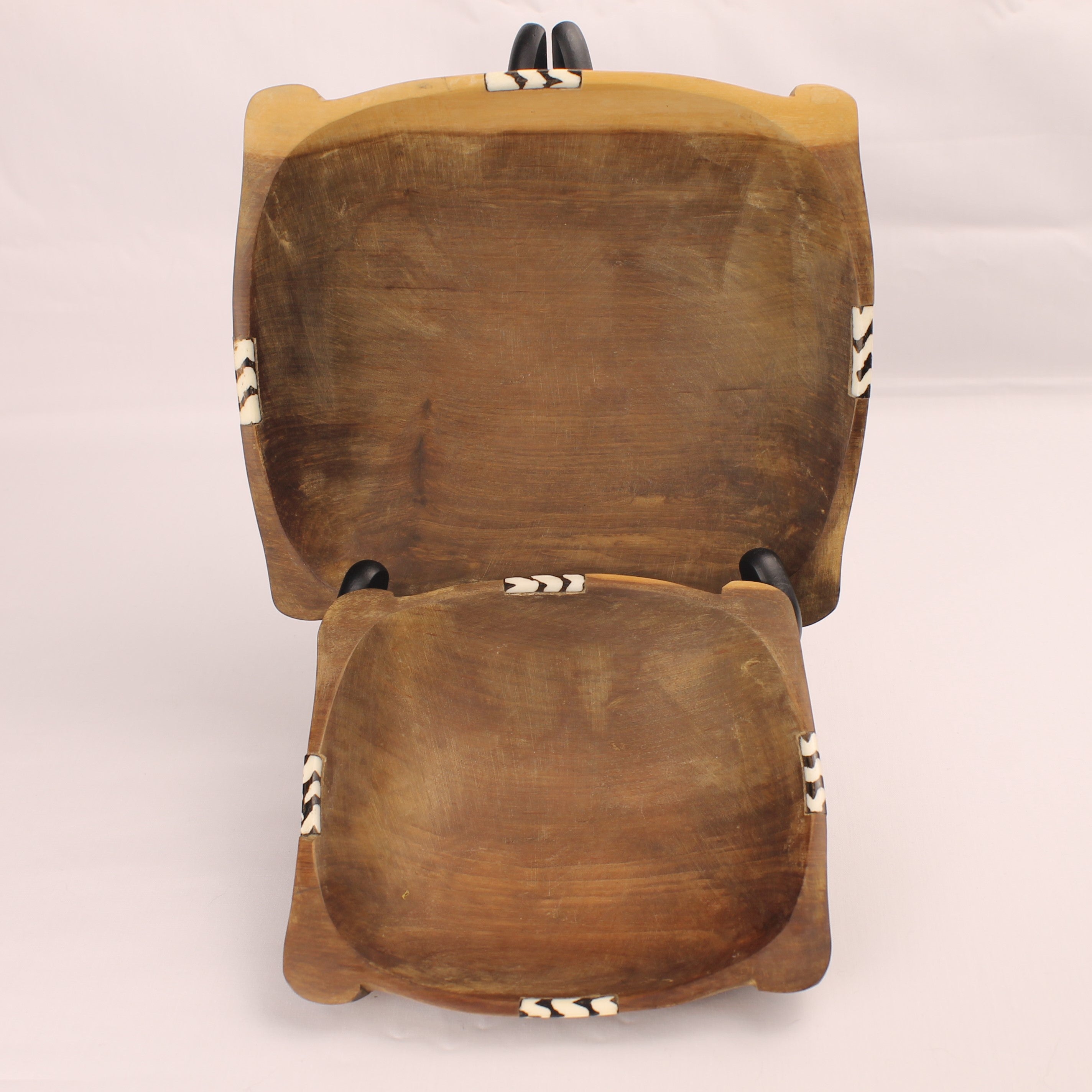 Handgesneden Houten Schaaltjes met Inleg (2) – Vintage Afrikaans – Nesting Set