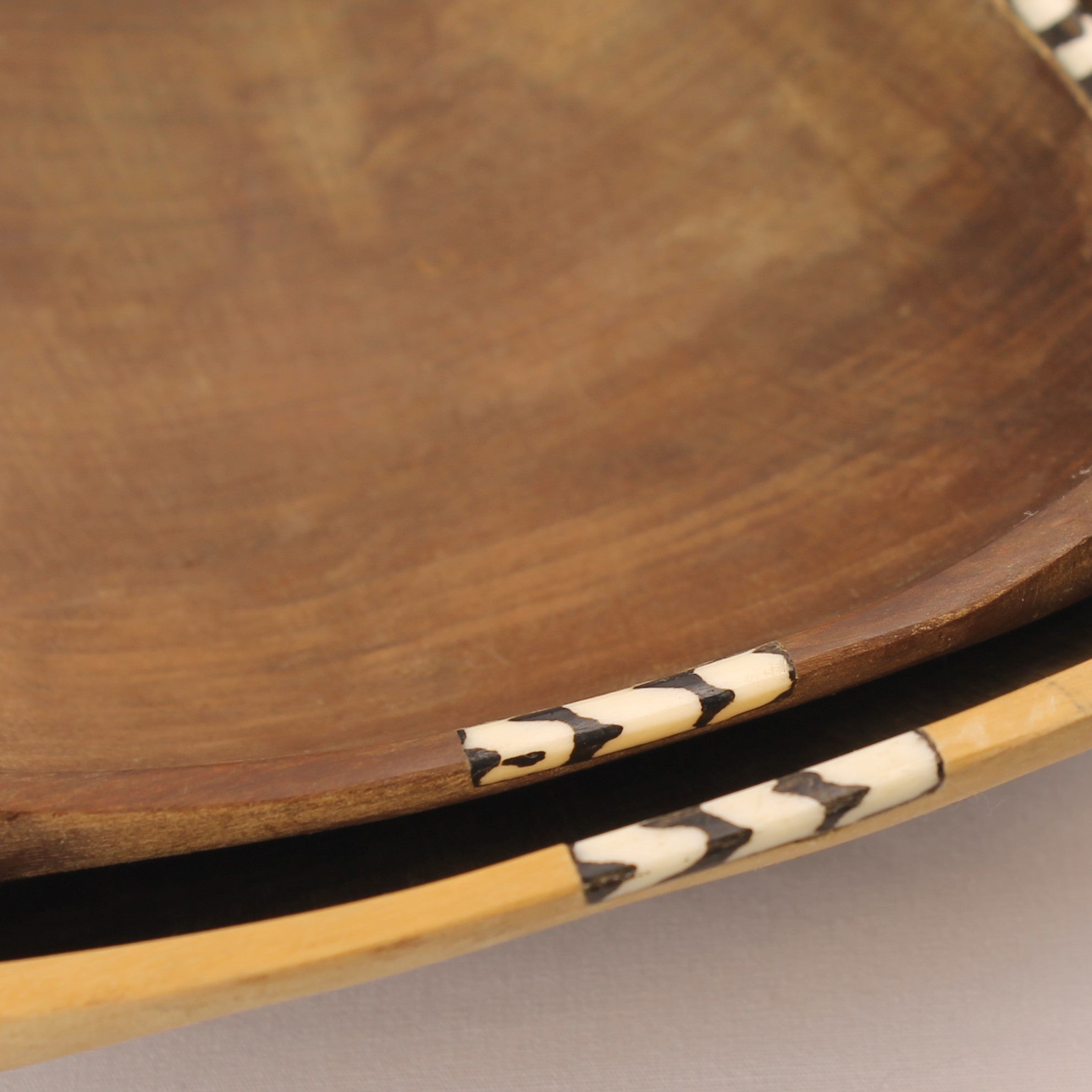 Handgesneden Houten Schaaltjes met Inleg (2) – Vintage Afrikaans – Nesting Set