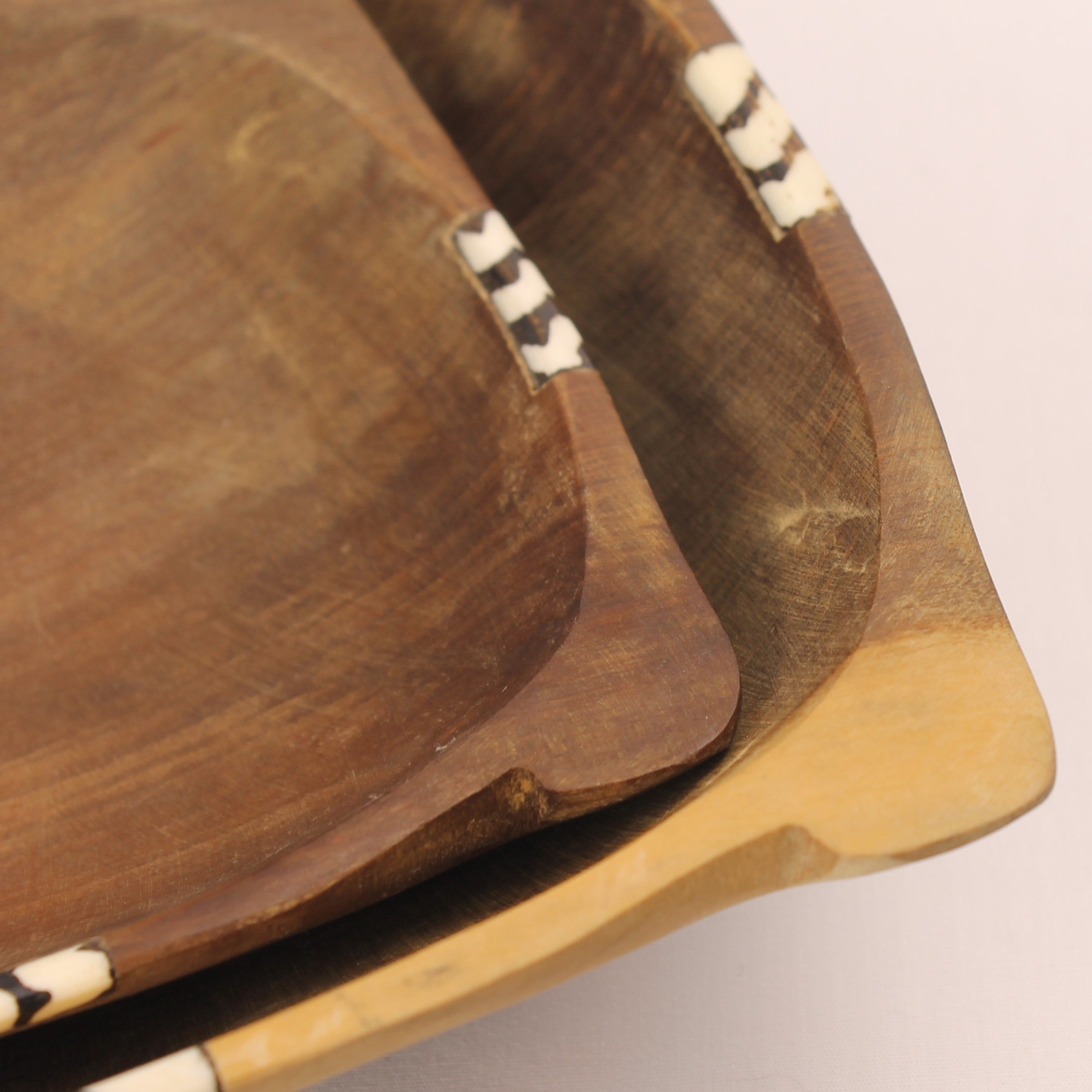 Handgesneden Houten Schaaltjes met Inleg (2) – Vintage Afrikaans – Nesting Set