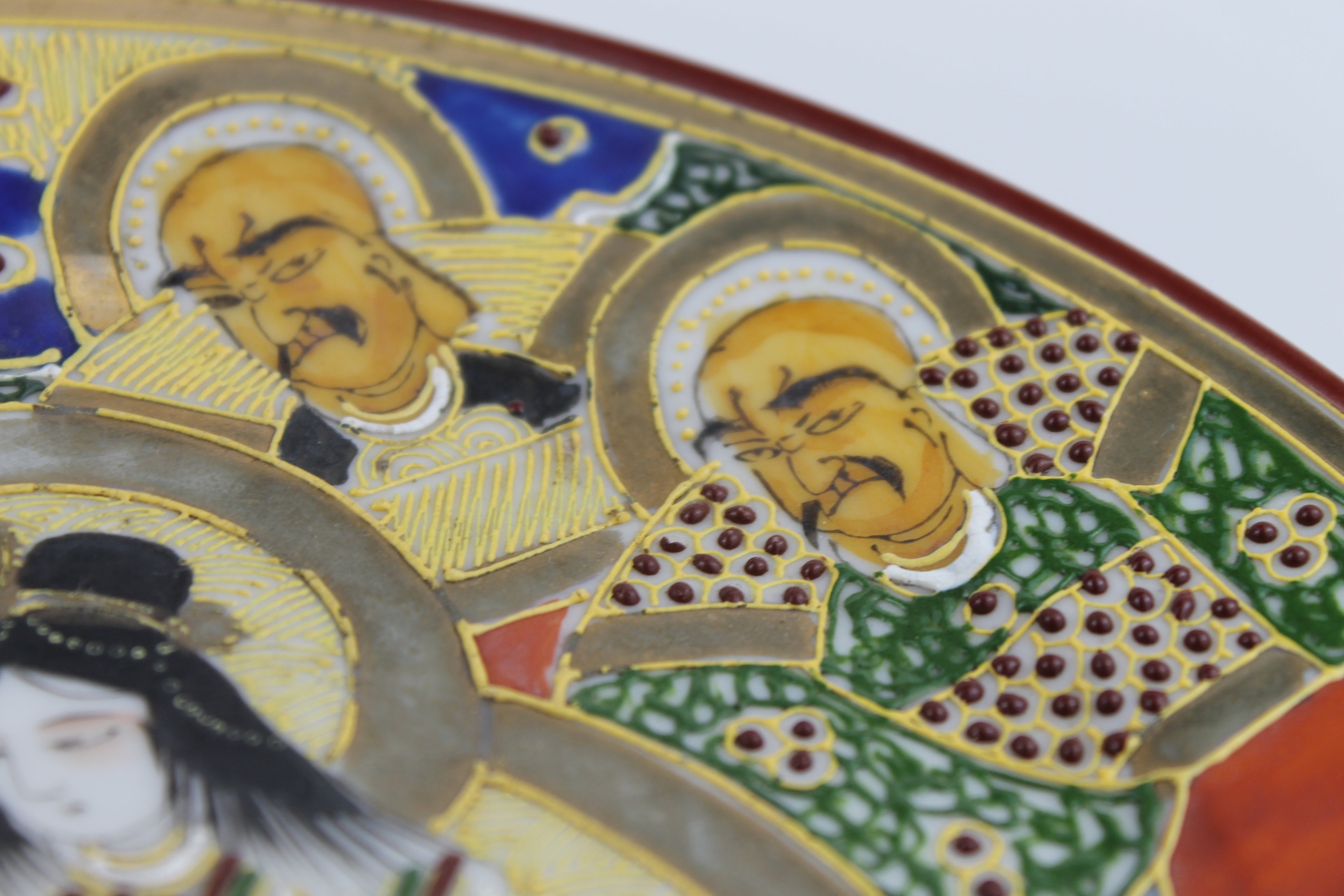 Japanese Satsuma Moriage Wall Plate – Hand-painted with Rich Gilding – ca. 1950-1970