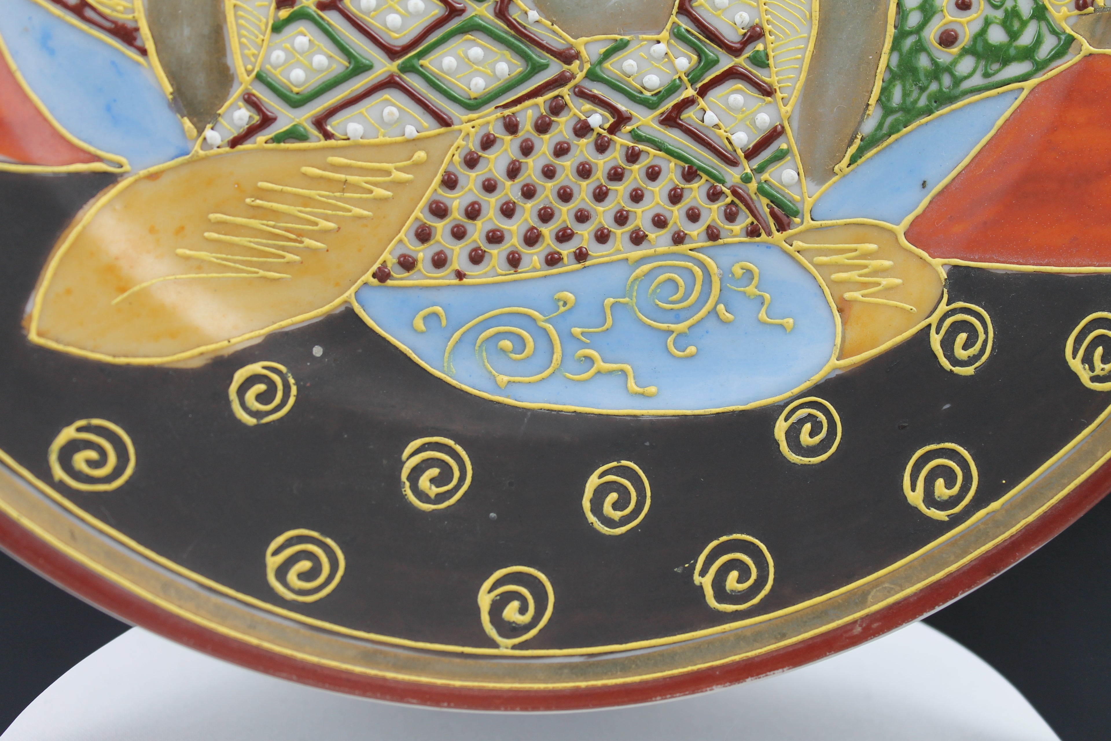 Japanese Satsuma Moriage Wall Plate – Hand-painted with Rich Gilding – ca. 1950-1970