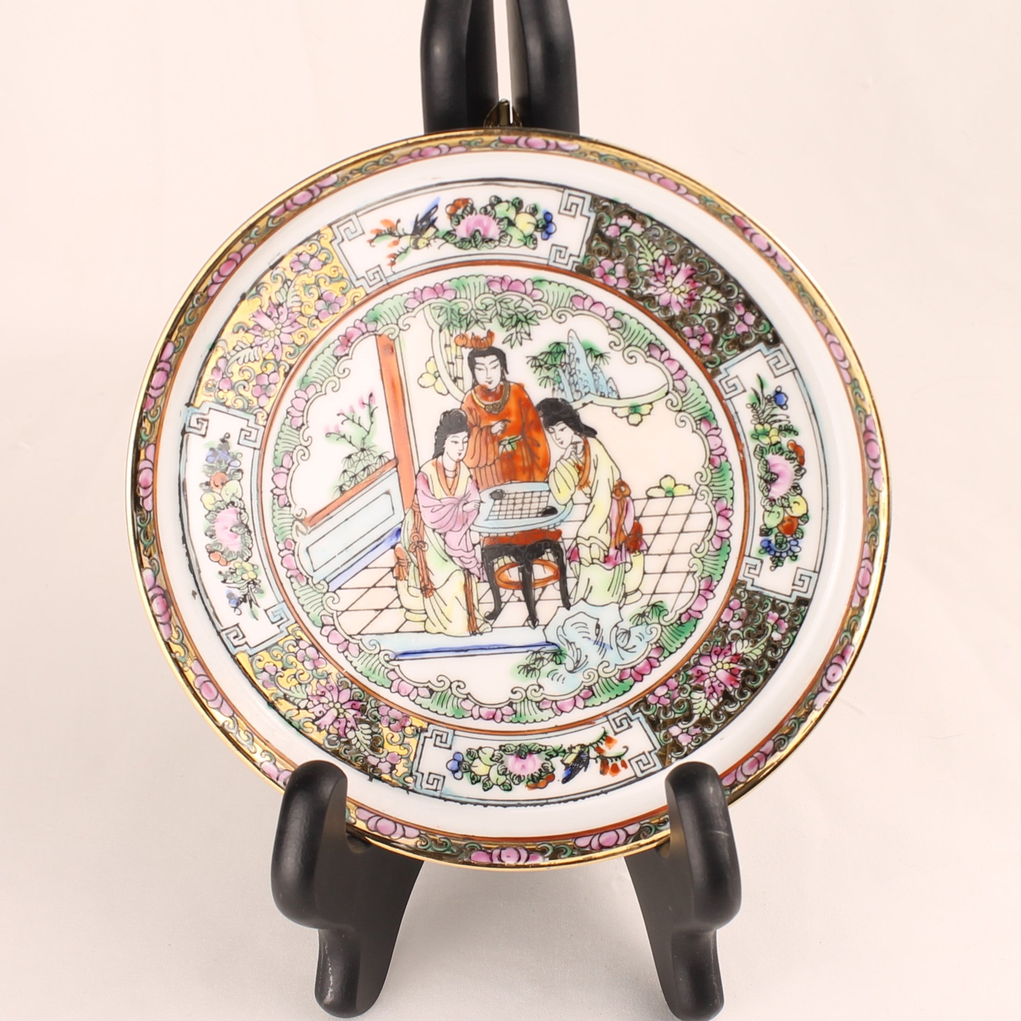 Chinees Porseleinen Schoteltje – Famille Rose met Rose Medallion Stijl