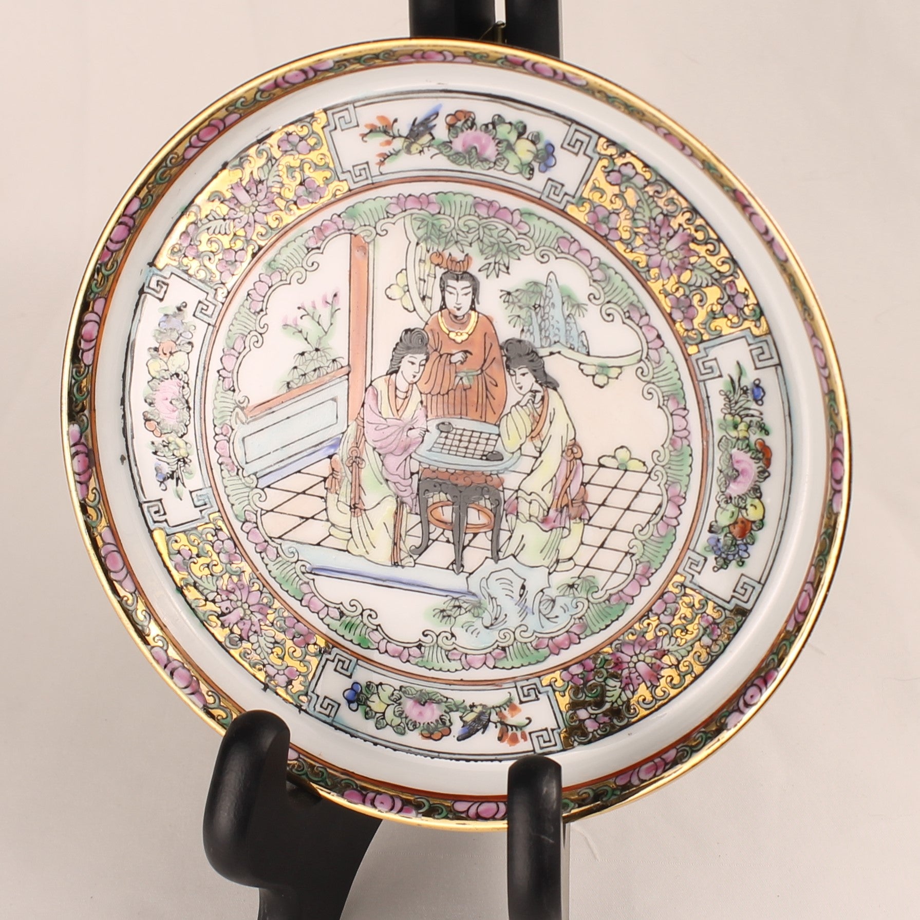 Chinees Porseleinen Schoteltje – Famille Rose met Rose Medallion Stijl