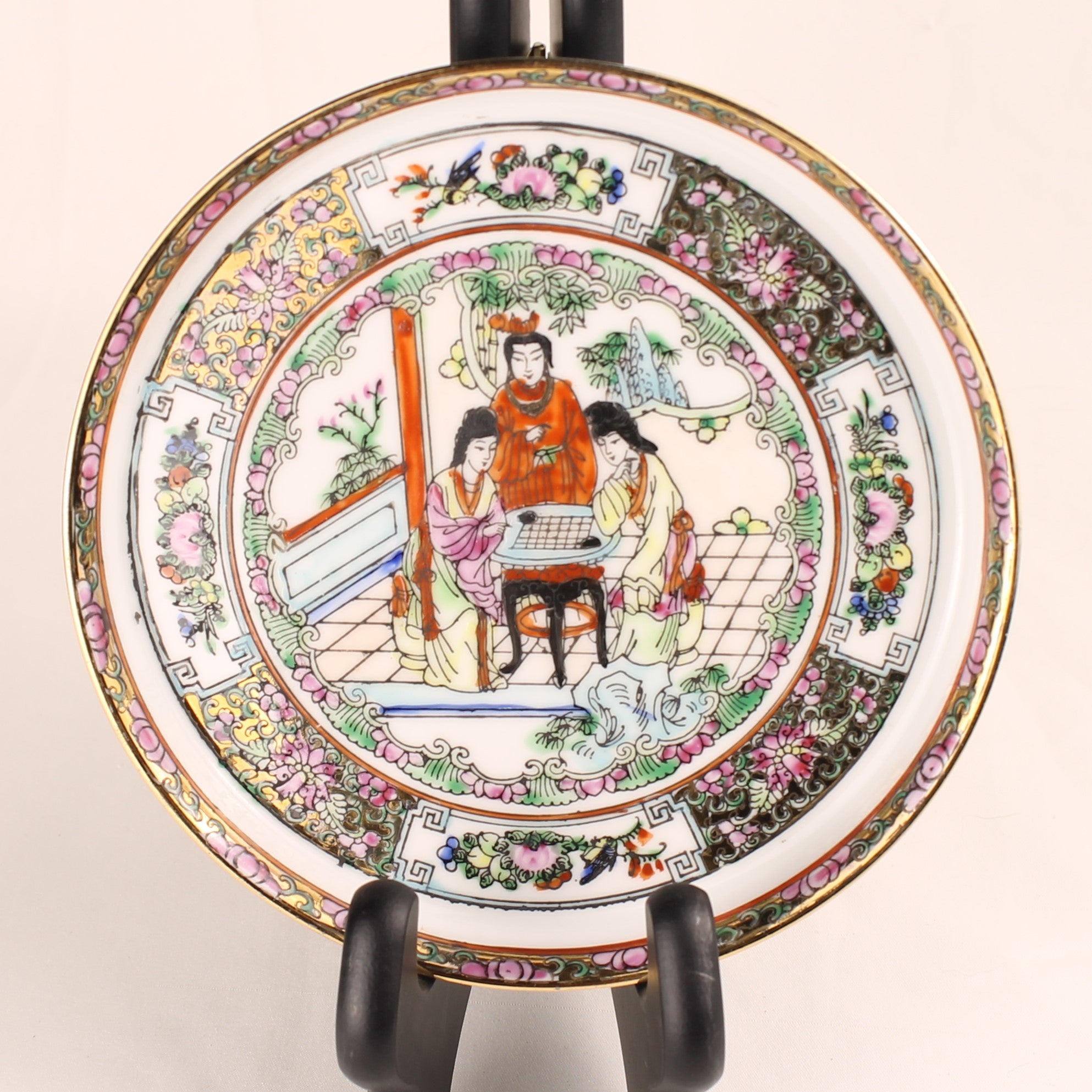 Chinees Porseleinen Schoteltje – Famille Rose met Rose Medallion Stijl