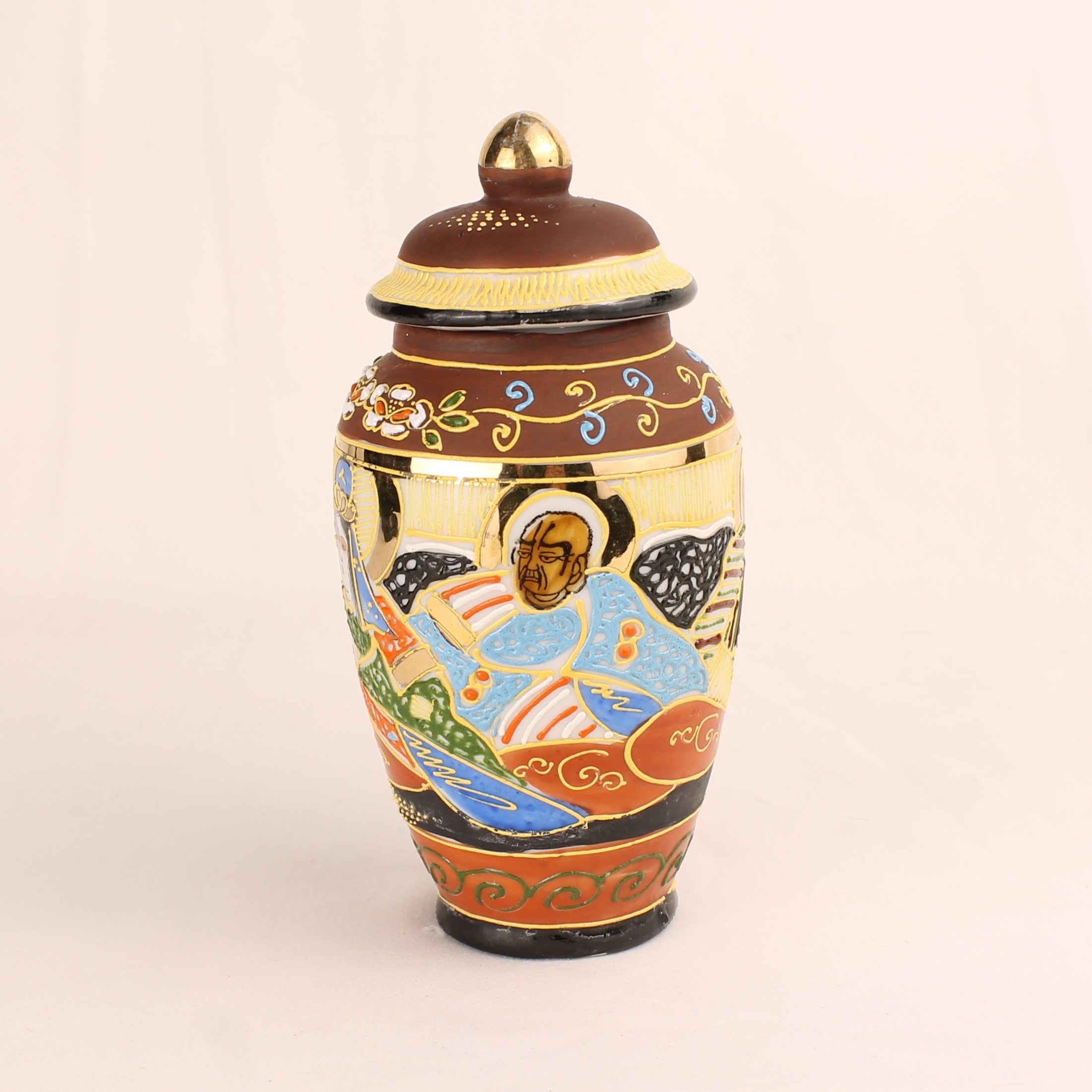 Satsuma stijl dekselvaas met Moriage decor – Japan – handbeschilderd