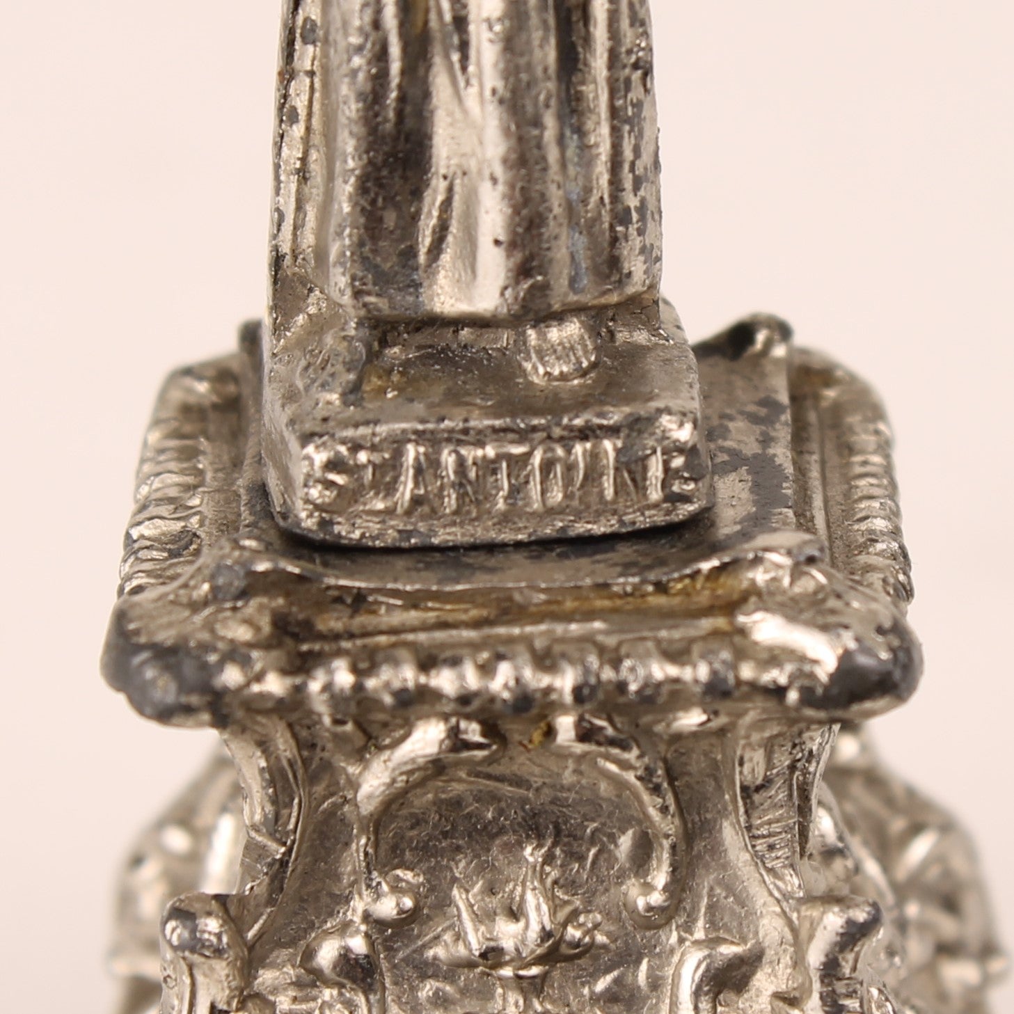 St. Antoine Beeldje op Sierlijke Voet - Metaal Devotioneel Object