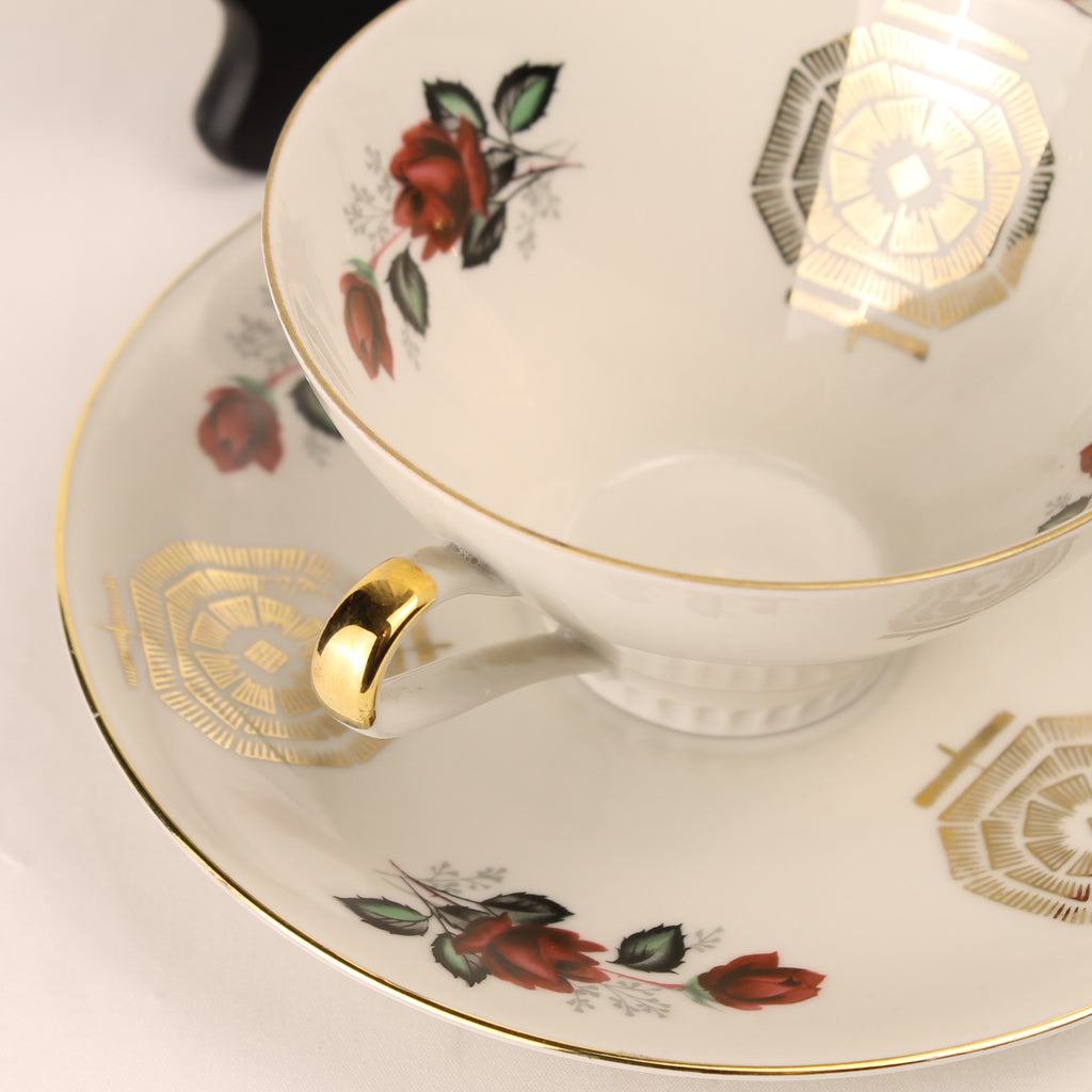 Tirschenreuth Bavaria Porseleinen Kop en Schotel met Bord – Rode Rozen en Gouddecor