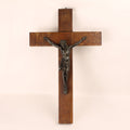 Houten Wandkruis met Metalen Corpus – Groot Formaat 40 cm – Katholiek