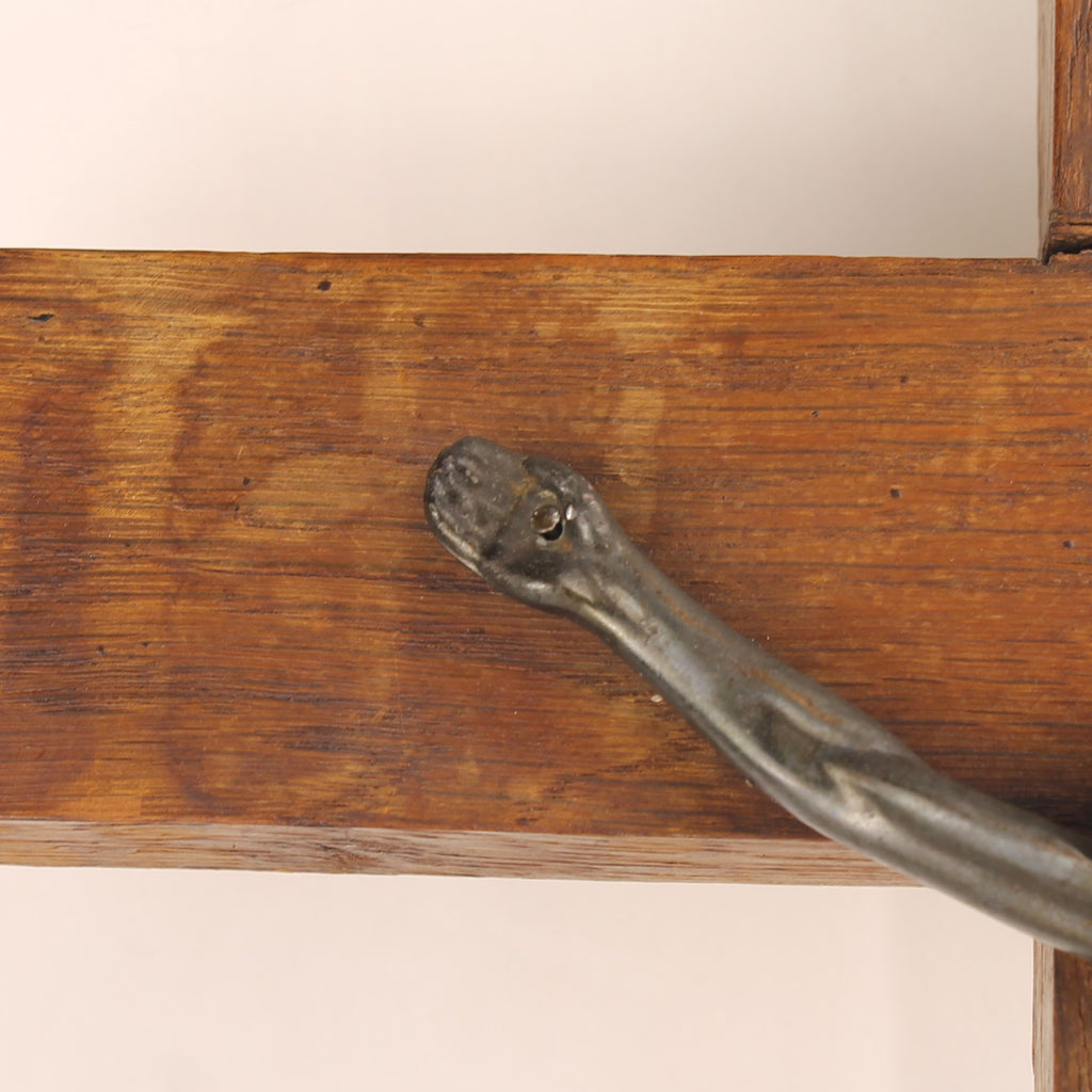 Houten Wandkruis met Metalen Corpus – Groot Formaat 40 cm – Katholiek
