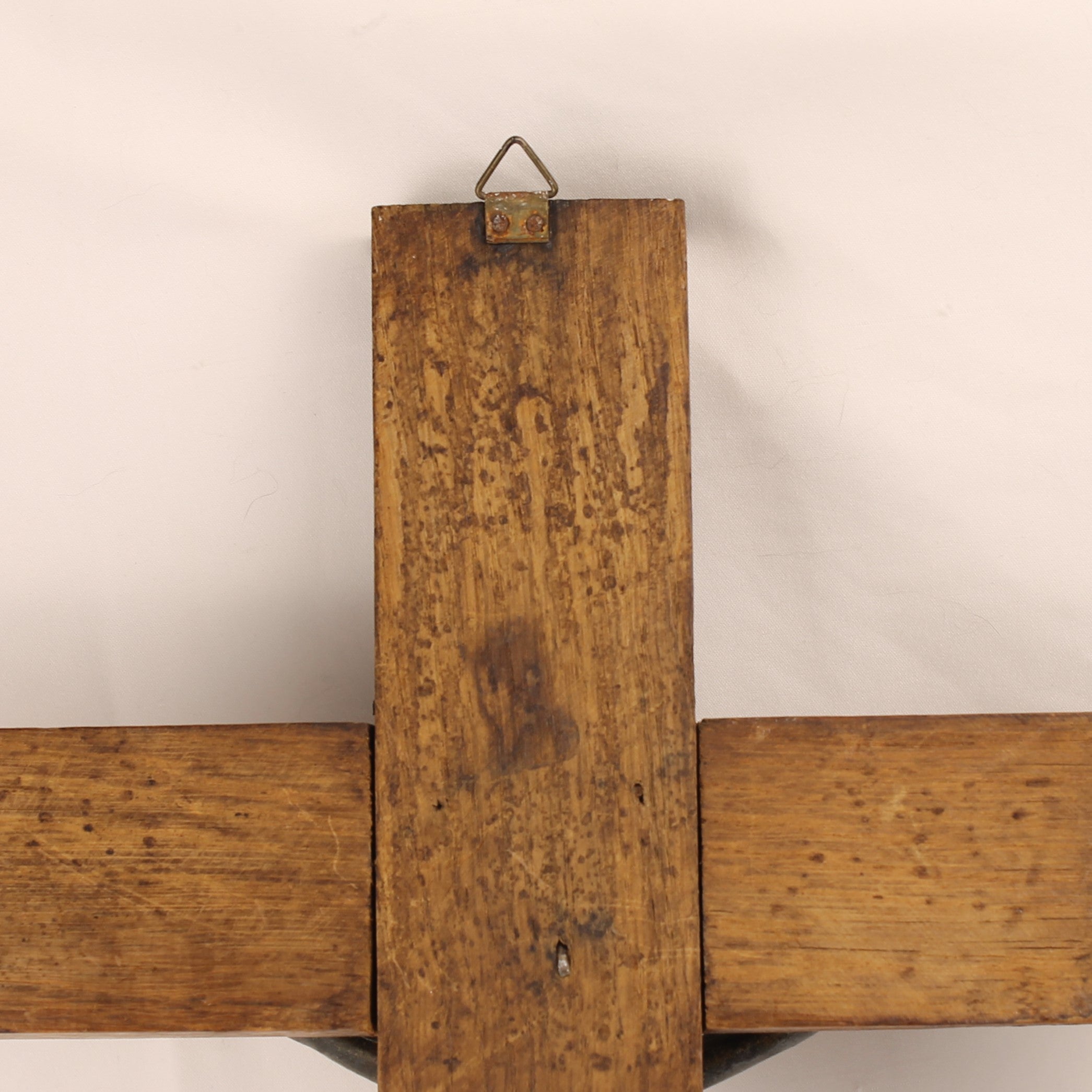 Houten Wandkruis met Metalen Corpus – Groot Formaat 40 cm – Katholiek